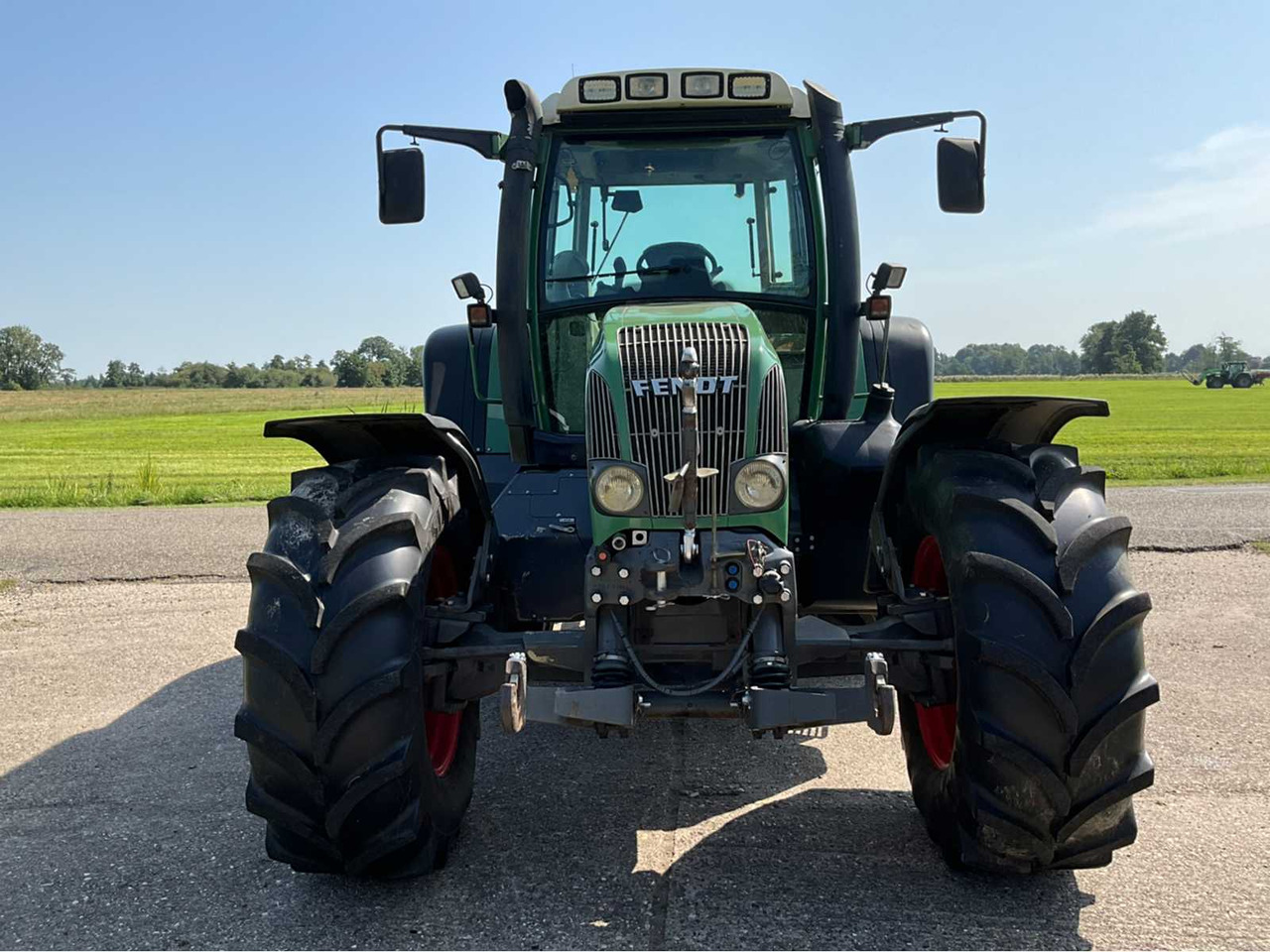 Fendt 2001 FENDT FAVORIT 716 VARIO ALL-WHEEL DRIVE FARM TRACTOR - Трактор: фото 3 Fendt 2001 FENDT FAVORIT 716 VARIO ALL-WHEEL DRIVE FARM TRACTOR - Трактор: фото 3