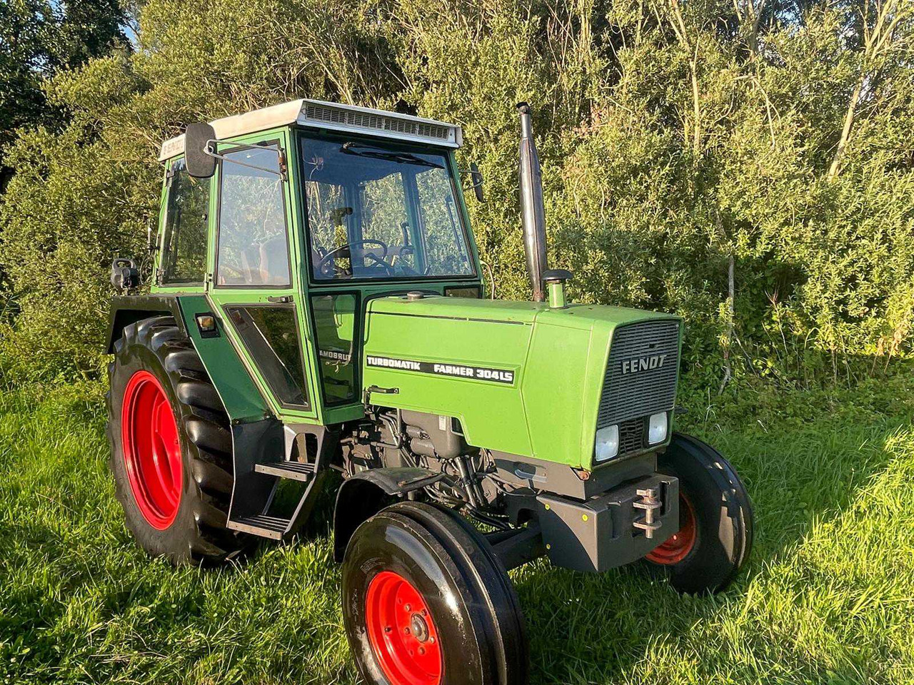 Fendt Farmer 304 LS Turbomatik - Трактор: фото 5 Fendt Farmer 304 LS Turbomatik - Трактор: фото 5