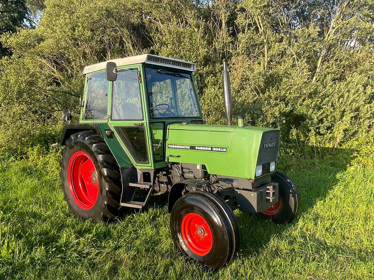 Fendt Farmer 304 LS Turbomatik - Трактор: фото 2 Fendt Farmer 304 LS Turbomatik - Трактор: фото 2