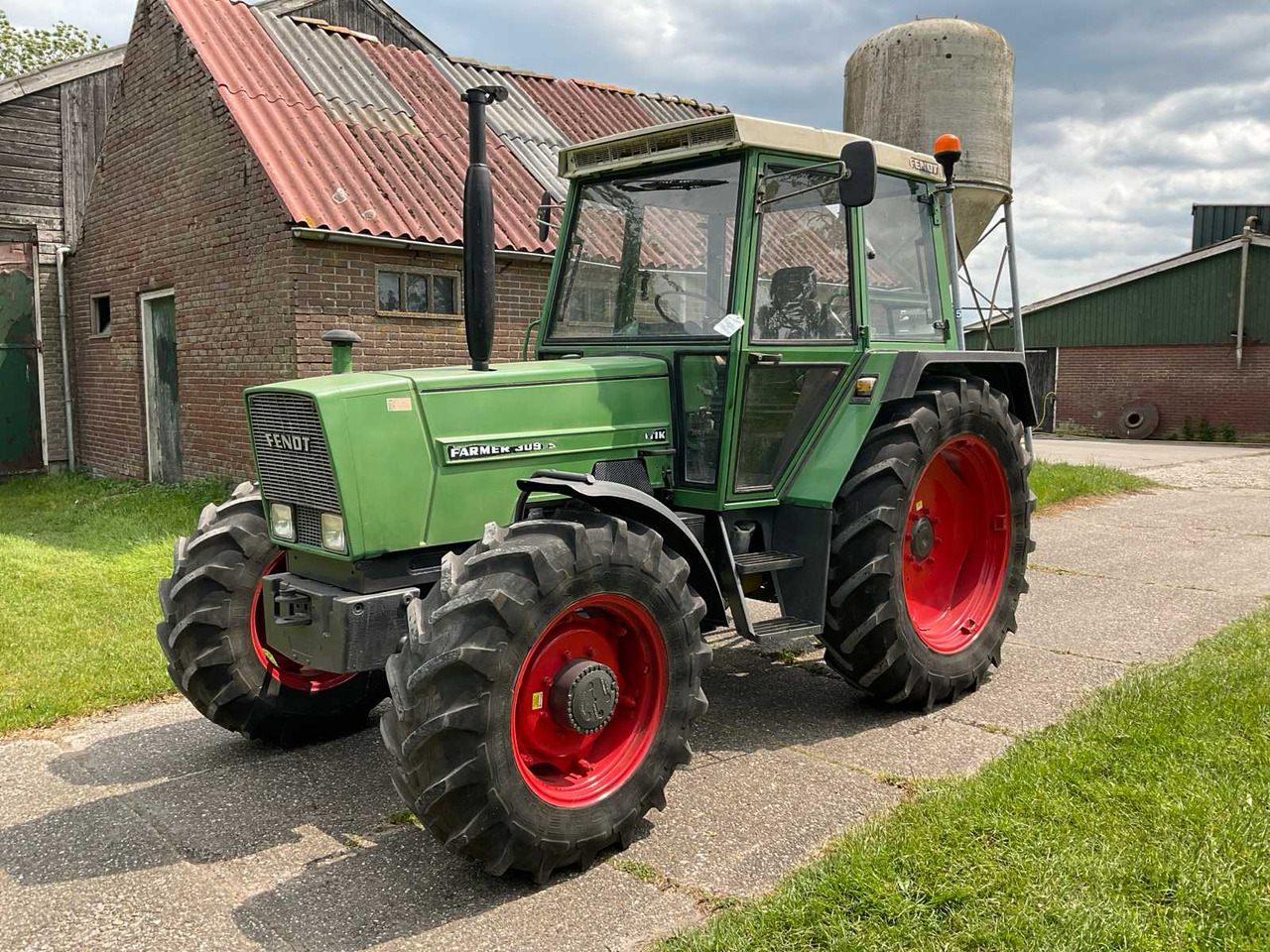 Fendt Farmer 309LS Turbomatik - Трактор: фото 1 Fendt Farmer 309LS Turbomatik - Трактор: фото 1