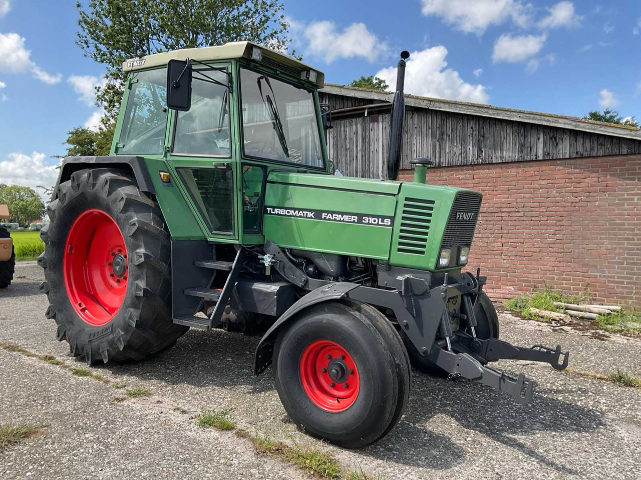 Fendt Farmer 310LS Turbomatik - Трактор: фото 4 Fendt Farmer 310LS Turbomatik - Трактор: фото 4