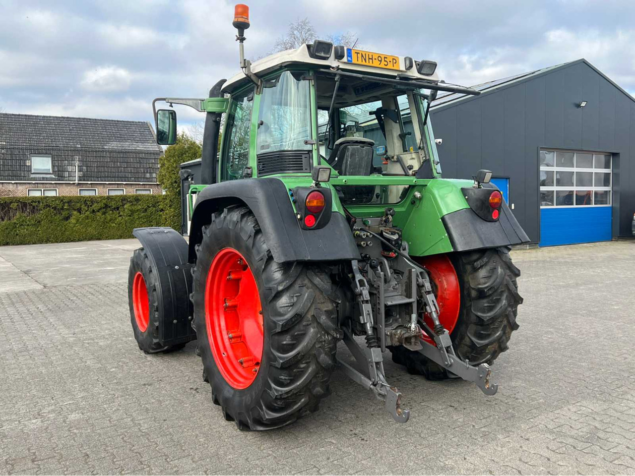 Fendt Farmer 410 - Трактор: фото 2 Fendt Farmer 410 - Трактор: фото 2