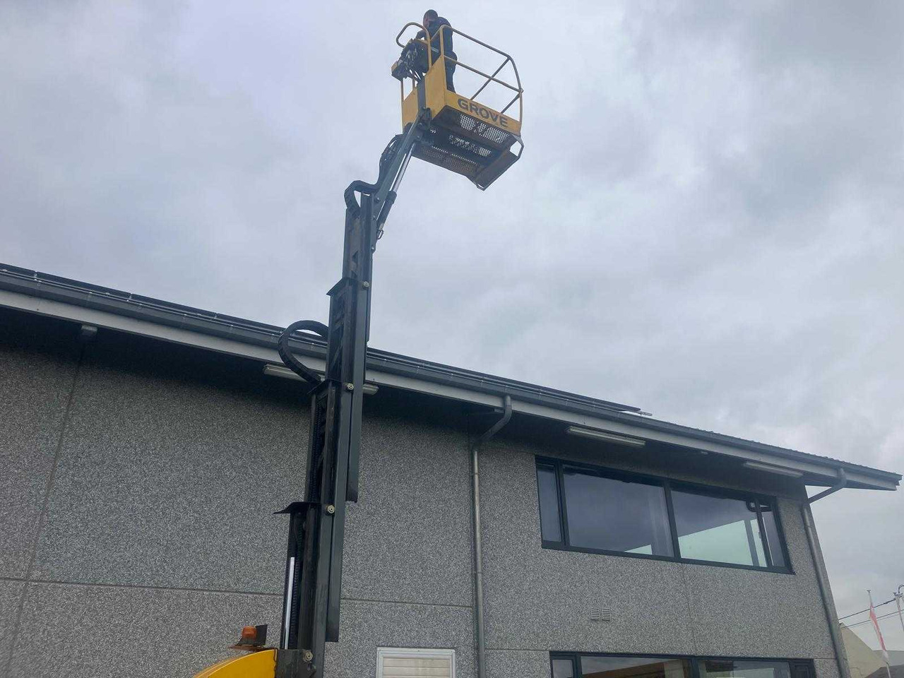 GROVE TOUCAN 1100 C AERIAL PLATFORM 2001 - Підйомник: фото 3 GROVE TOUCAN 1100 C AERIAL PLATFORM 2001 - Підйомник: фото 3