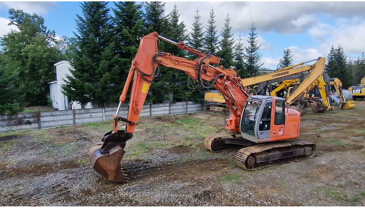 HITACHI ZX225USLC - Гусеничний екскаватор: фото 1 HITACHI ZX225USLC - Гусеничний екскаватор: фото 1