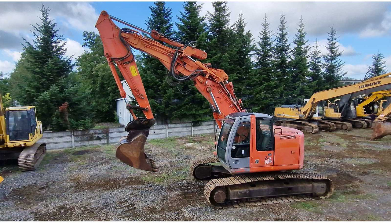 HITACHI ZX225USLC - Гусеничний екскаватор: фото 5 HITACHI ZX225USLC - Гусеничний екскаватор: фото 5