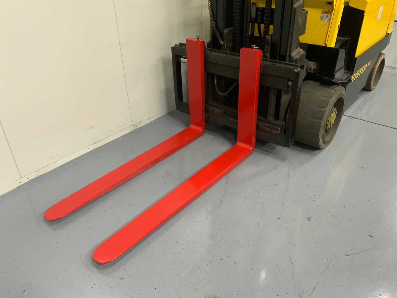 HYSTER - E4.50XLS - FORKLIFT, BATTERY CHARGER, SIDE SHIFT WITH SCALE - Навантажувач вилковий: фото 4 HYSTER - E4.50XLS - FORKLIFT, BATTERY CHARGER, SIDE SHIFT WITH SCALE - Навантажувач вилковий: фото 4