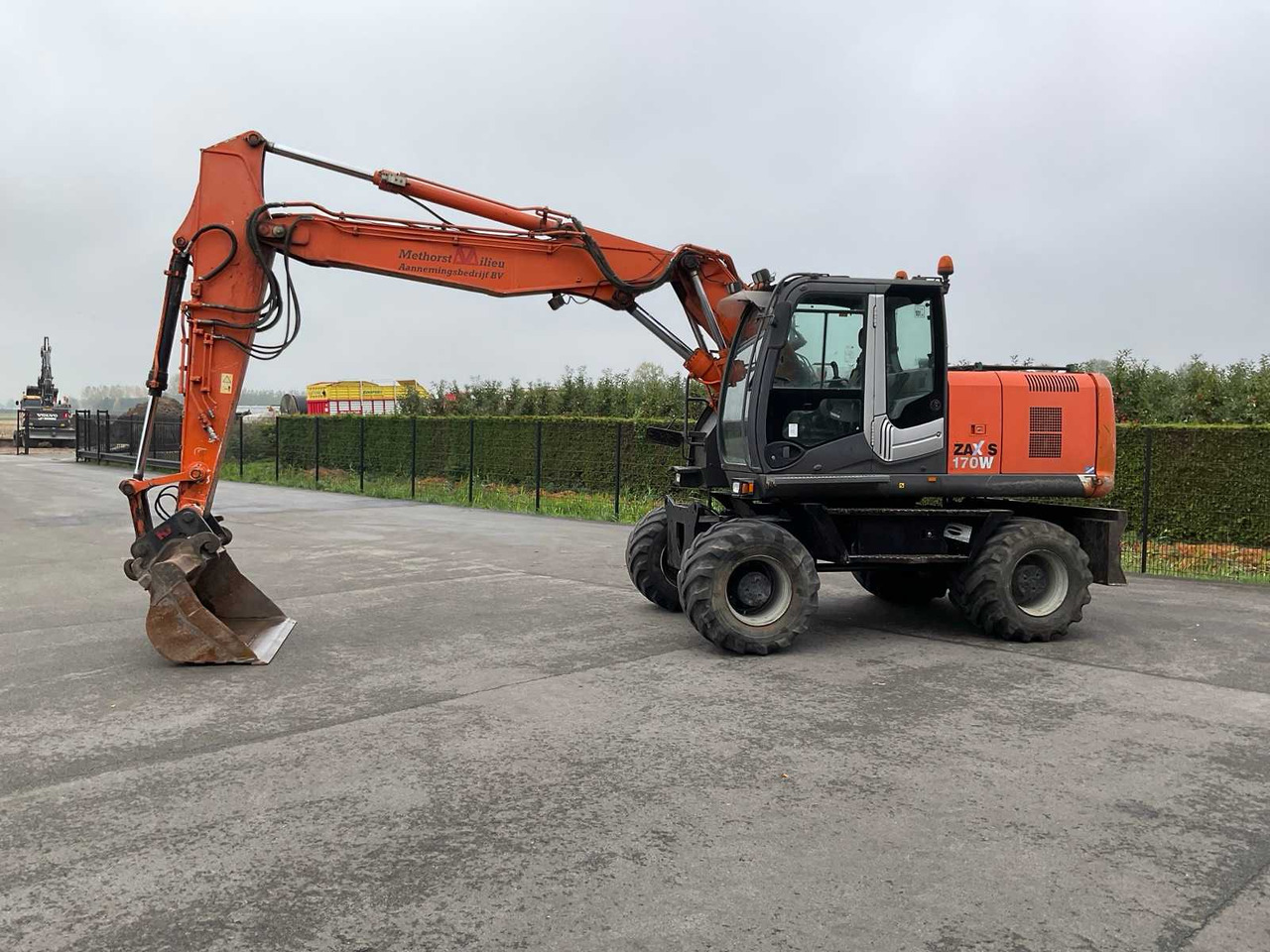 Hitachi ZX-170W-3 - Колісний екскаватор: фото 3 Hitachi ZX-170W-3 - Колісний екскаватор: фото 3
