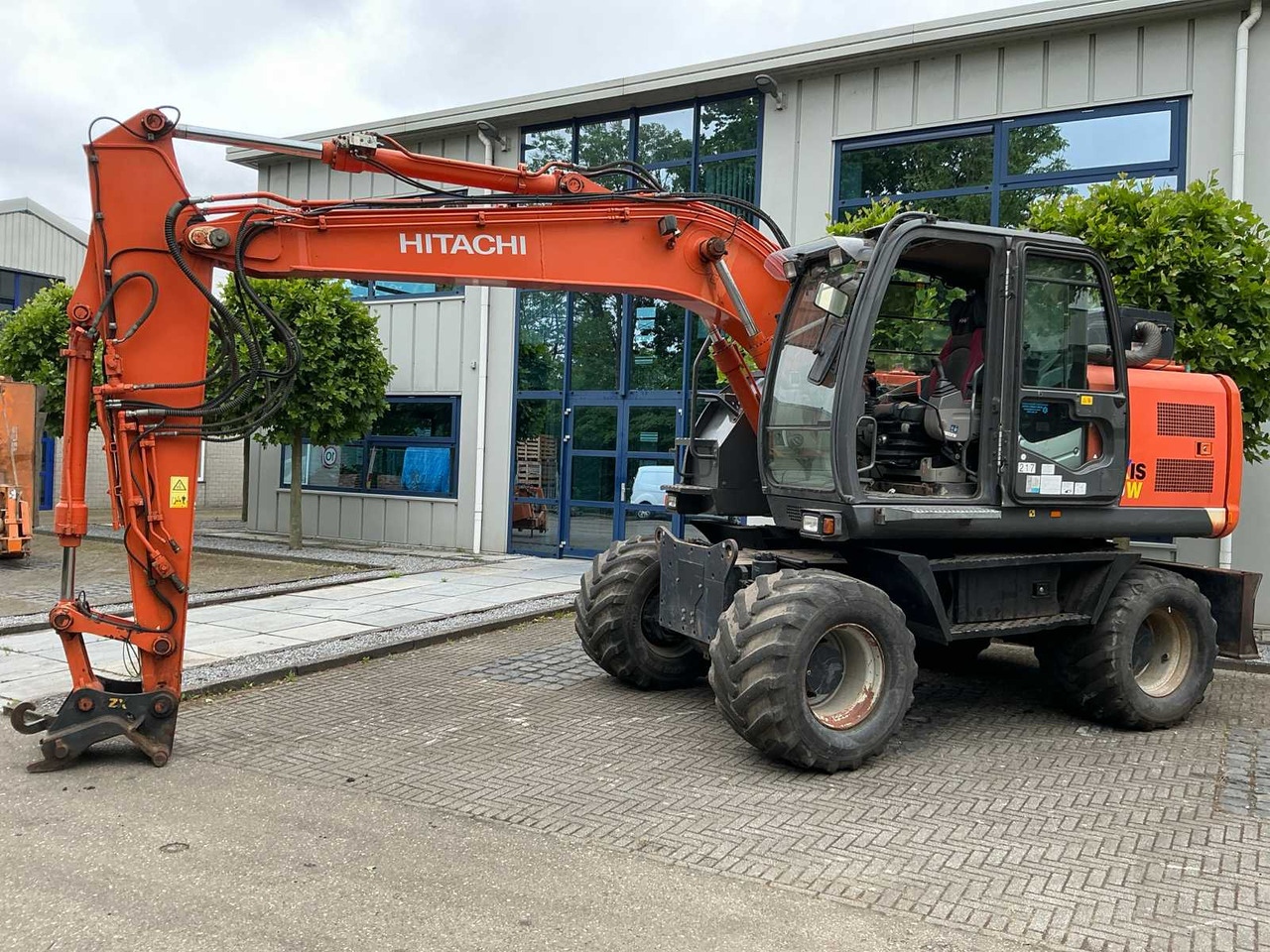 Hitachi ZX140W-3 - Колісний екскаватор: фото 1 Hitachi ZX140W-3 - Колісний екскаватор: фото 1