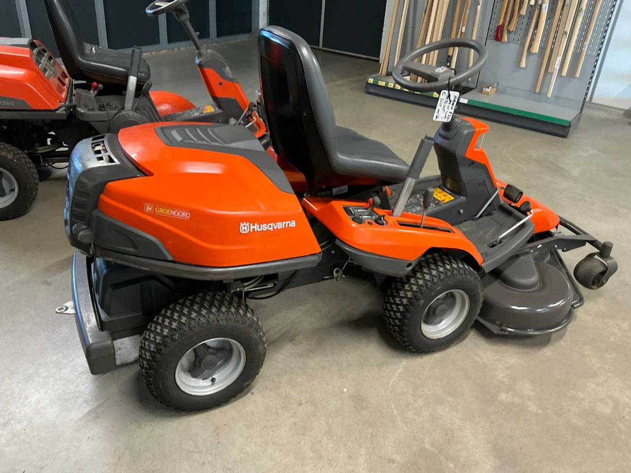Газонокосарка Husqvarna R316T: фото 6