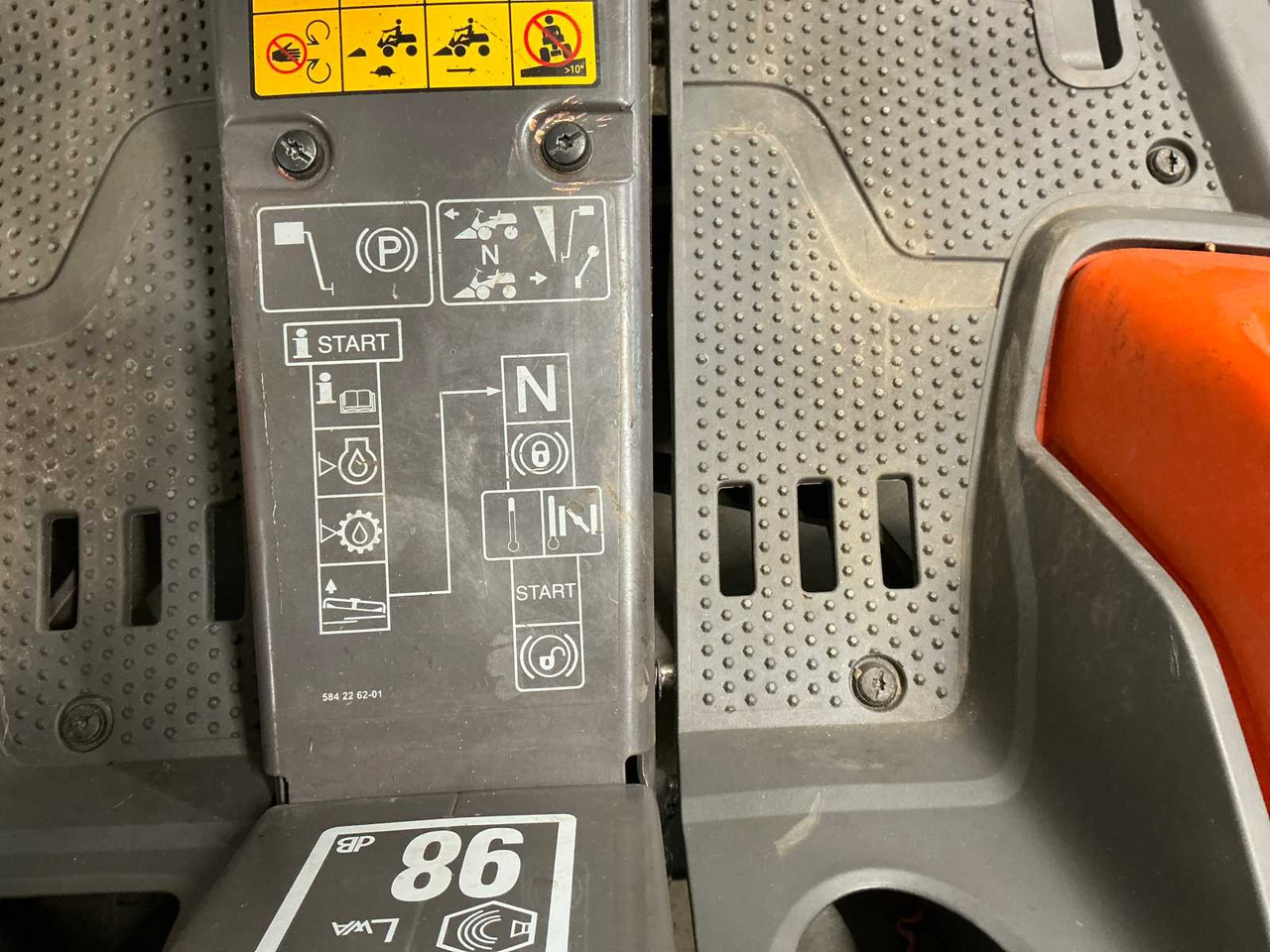 Газонокосарка Husqvarna R316T: фото 11