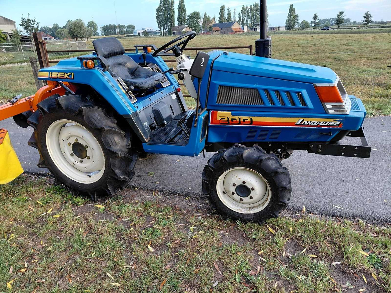 Iseki TU200 - Мінітрактор: фото 3 Iseki TU200 - Мінітрактор: фото 3