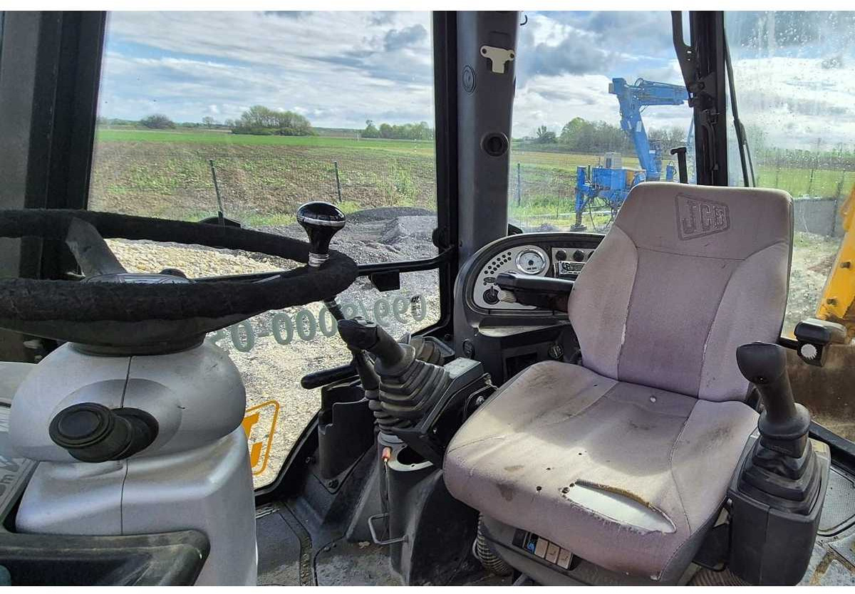 Екскаватор-навантажувач JCB 3CX-4T: фото 7