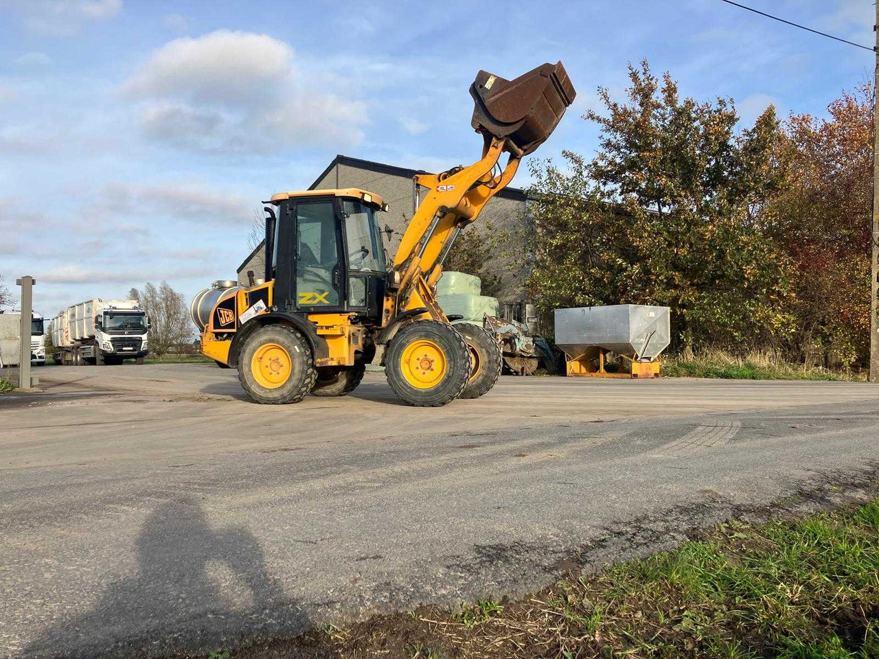 JCB - 407 ZX - SHOVEL - 2004 - Колісний навантажувач: фото 2 JCB - 407 ZX - SHOVEL - 2004 - Колісний навантажувач: фото 2