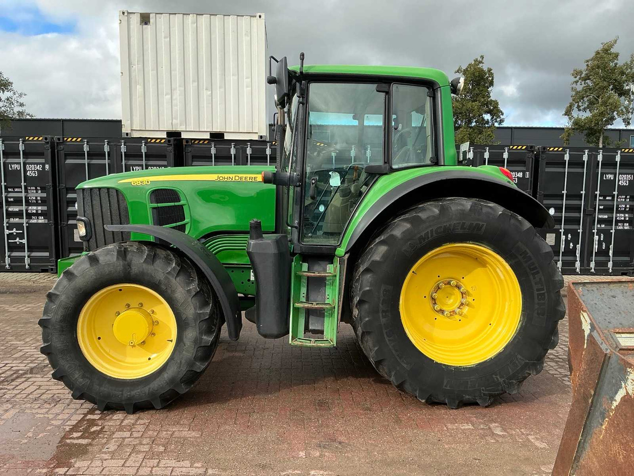 JOHN DEERE 6830 ALL-WHEEL DRIVE FARM TRACTOR - Трактор: фото 3 JOHN DEERE 6830 ALL-WHEEL DRIVE FARM TRACTOR - Трактор: фото 3