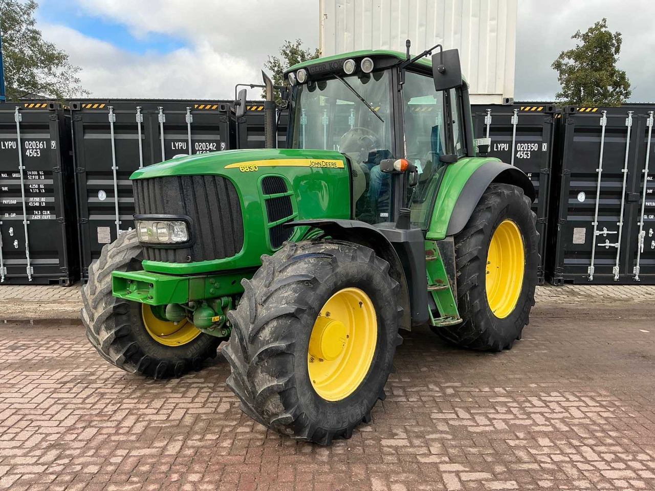 JOHN DEERE 6830 ALL-WHEEL DRIVE FARM TRACTOR - Трактор: фото 1 JOHN DEERE 6830 ALL-WHEEL DRIVE FARM TRACTOR - Трактор: фото 1