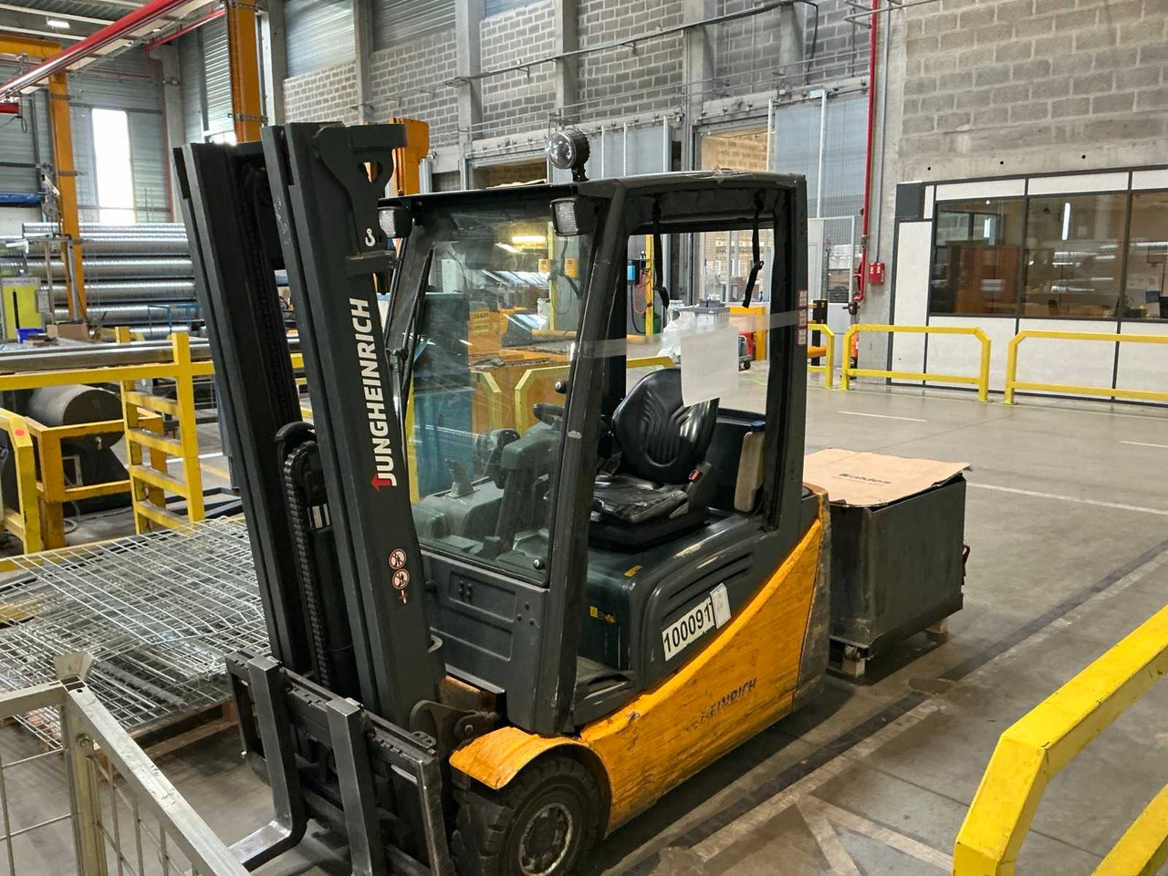 JUNGHEINRICH - 2015 - EFG216 - COUNTERBALANCE FORKLIFT - Навантажувач вилковий: фото 3 JUNGHEINRICH - 2015 - EFG216 - COUNTERBALANCE FORKLIFT - Навантажувач вилковий: фото 3
