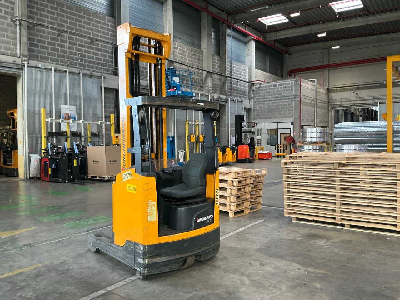 JUNGHEINRICH - 2015 - ETV214 - FORKLIFT - Навантажувач вилковий: фото 4 JUNGHEINRICH - 2015 - ETV214 - FORKLIFT - Навантажувач вилковий: фото 4