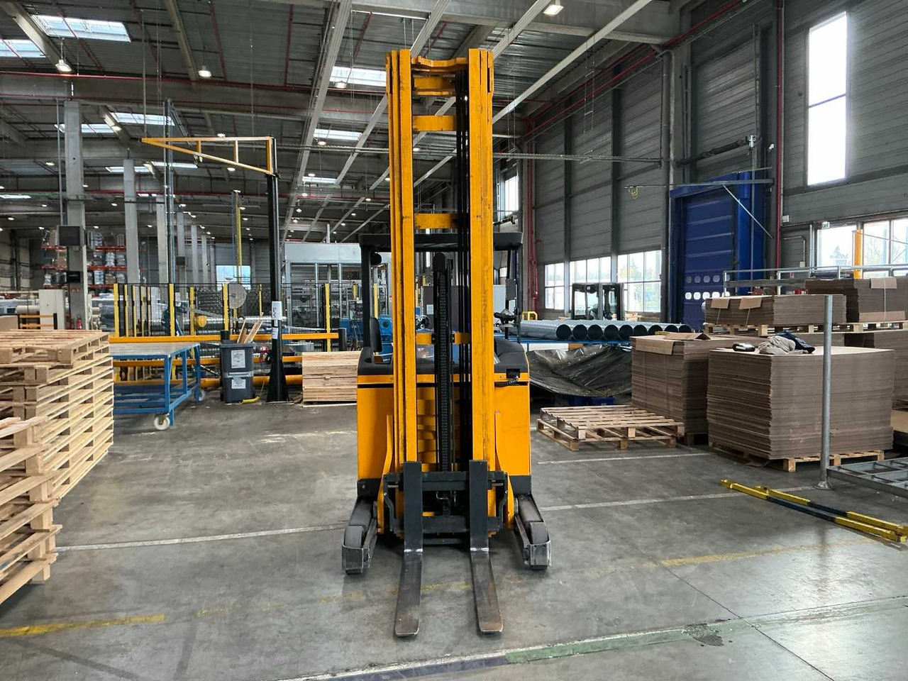 JUNGHEINRICH - 2015 - ETV214 - FORKLIFT - Навантажувач вилковий: фото 2 JUNGHEINRICH - 2015 - ETV214 - FORKLIFT - Навантажувач вилковий: фото 2