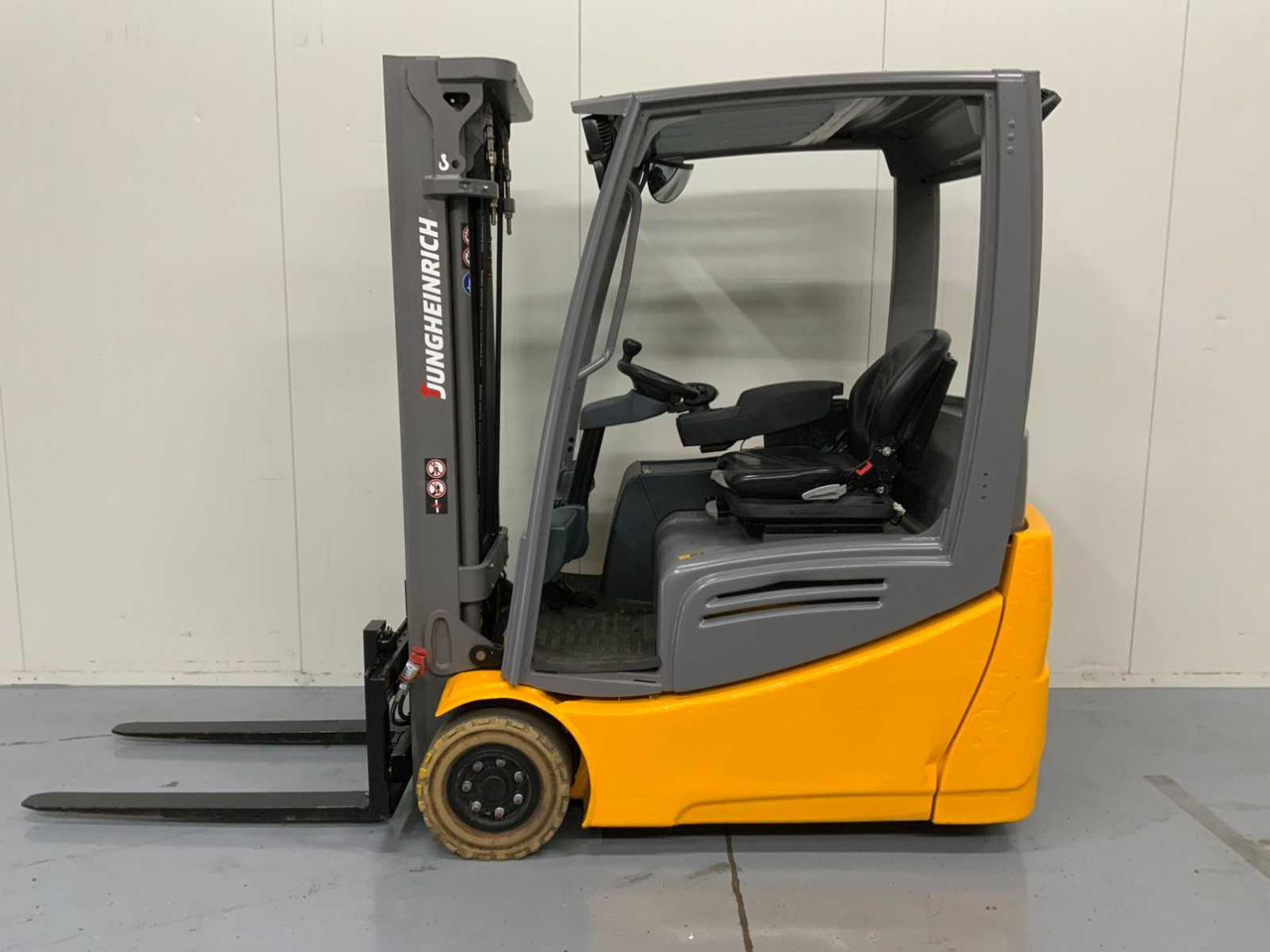 JUNGHEINRICH EFG216K - 4.6M PLYWOOD, FREE-LIFT, SIDE-SHIFT - FORKLIFT - Навантажувач вилковий: фото 2 JUNGHEINRICH EFG216K - 4.6M PLYWOOD, FREE-LIFT, SIDE-SHIFT - FORKLIFT - Навантажувач вилковий: фото 2