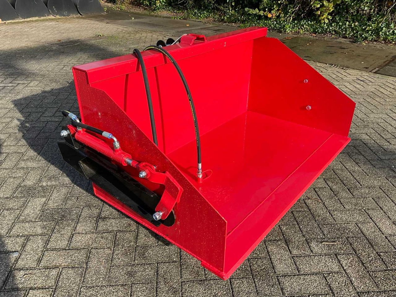 Jako - Фронтальний навантажувач для трактора: фото 4 Jako - Фронтальний навантажувач для трактора: фото 4