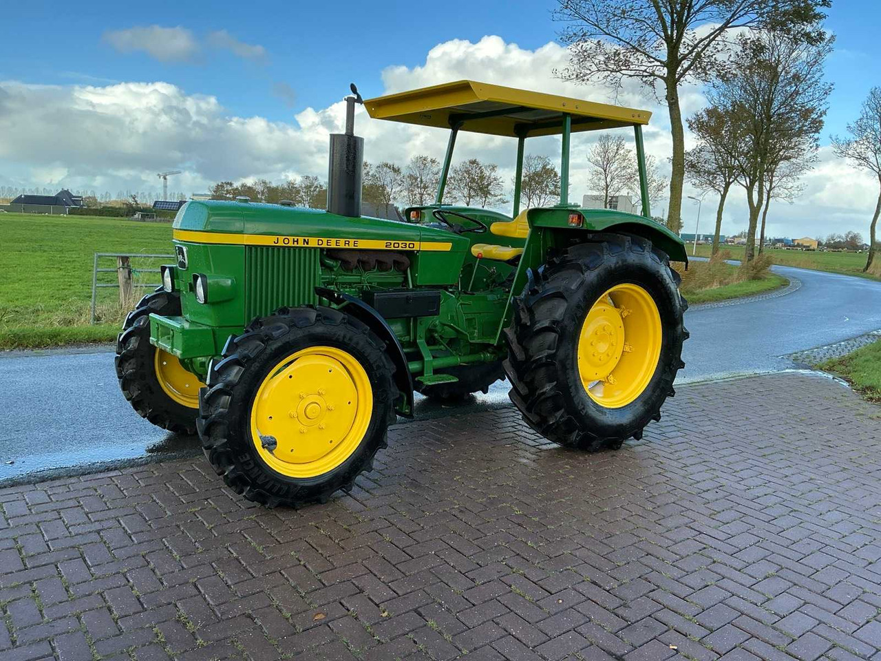 John Deere 1977 JOHN DEERE 2030S ALL-WHEEL DRIVE FARM TRACTOR - Трактор: фото 1 John Deere 1977 JOHN DEERE 2030S ALL-WHEEL DRIVE FARM TRACTOR - Трактор: фото 1