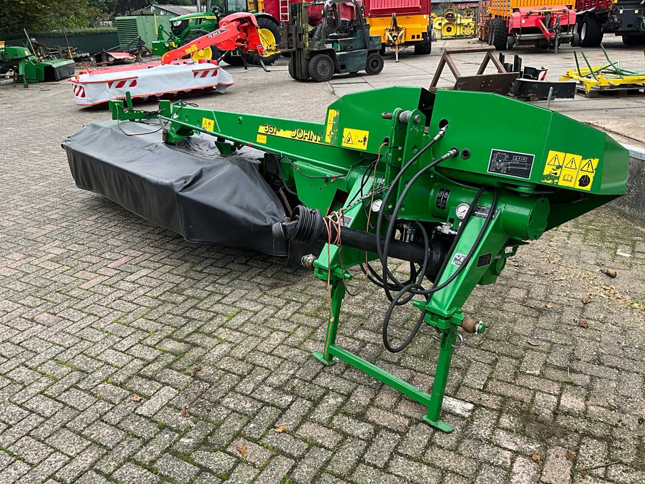 John Deere 331 - Косарка-подрібнювач/ Мульчер: фото 1 John Deere 331 - Косарка-подрібнювач/ Мульчер: фото 1