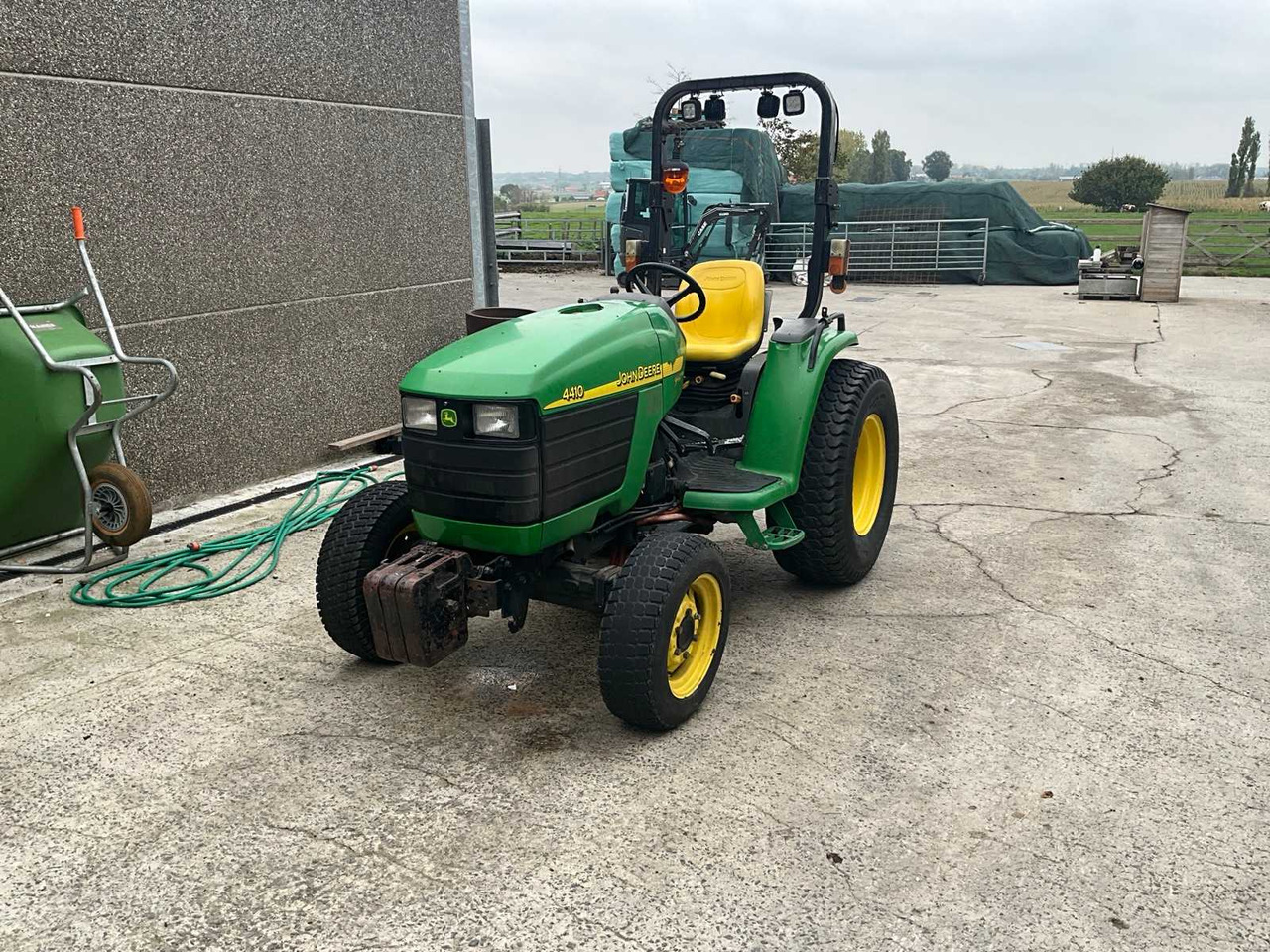 John Deere 4410 - Мінітрактор: фото 1 John Deere 4410 - Мінітрактор: фото 1