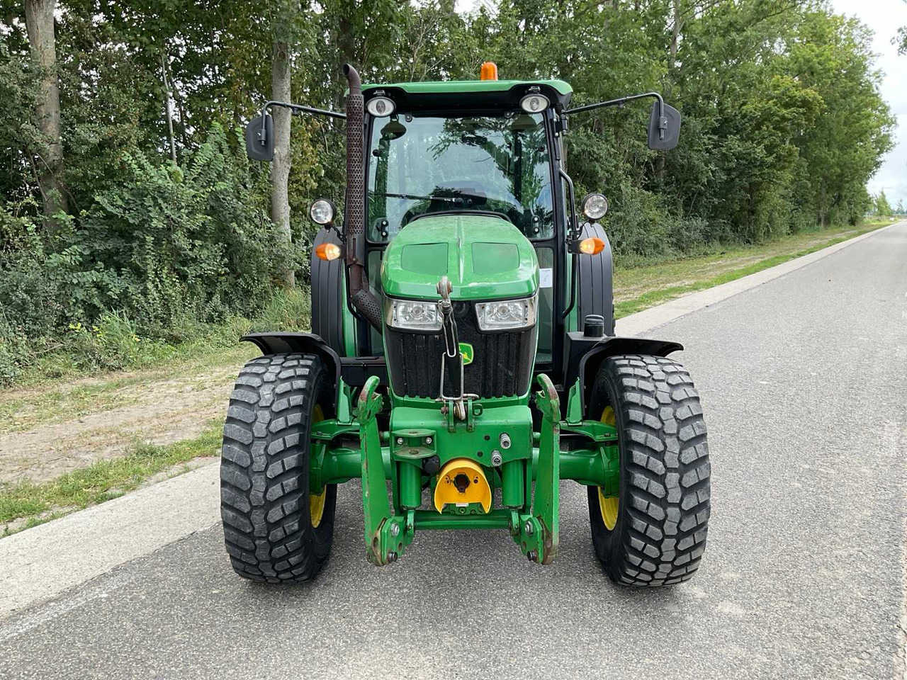 John Deere 5090G - Трактор: фото 3 John Deere 5090G - Трактор: фото 3