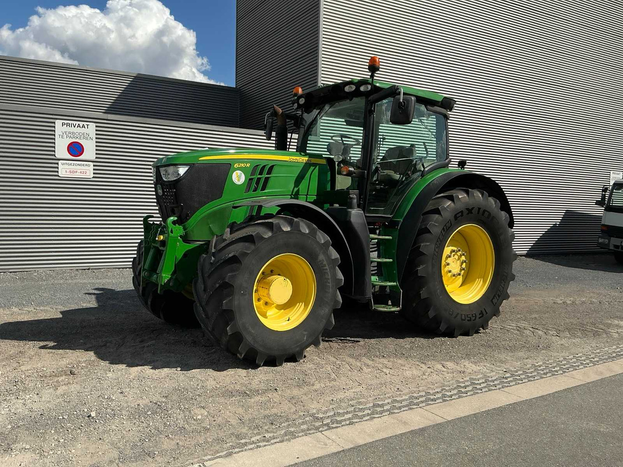 John Deere 6210R - Трактор: фото 1 John Deere 6210R - Трактор: фото 1