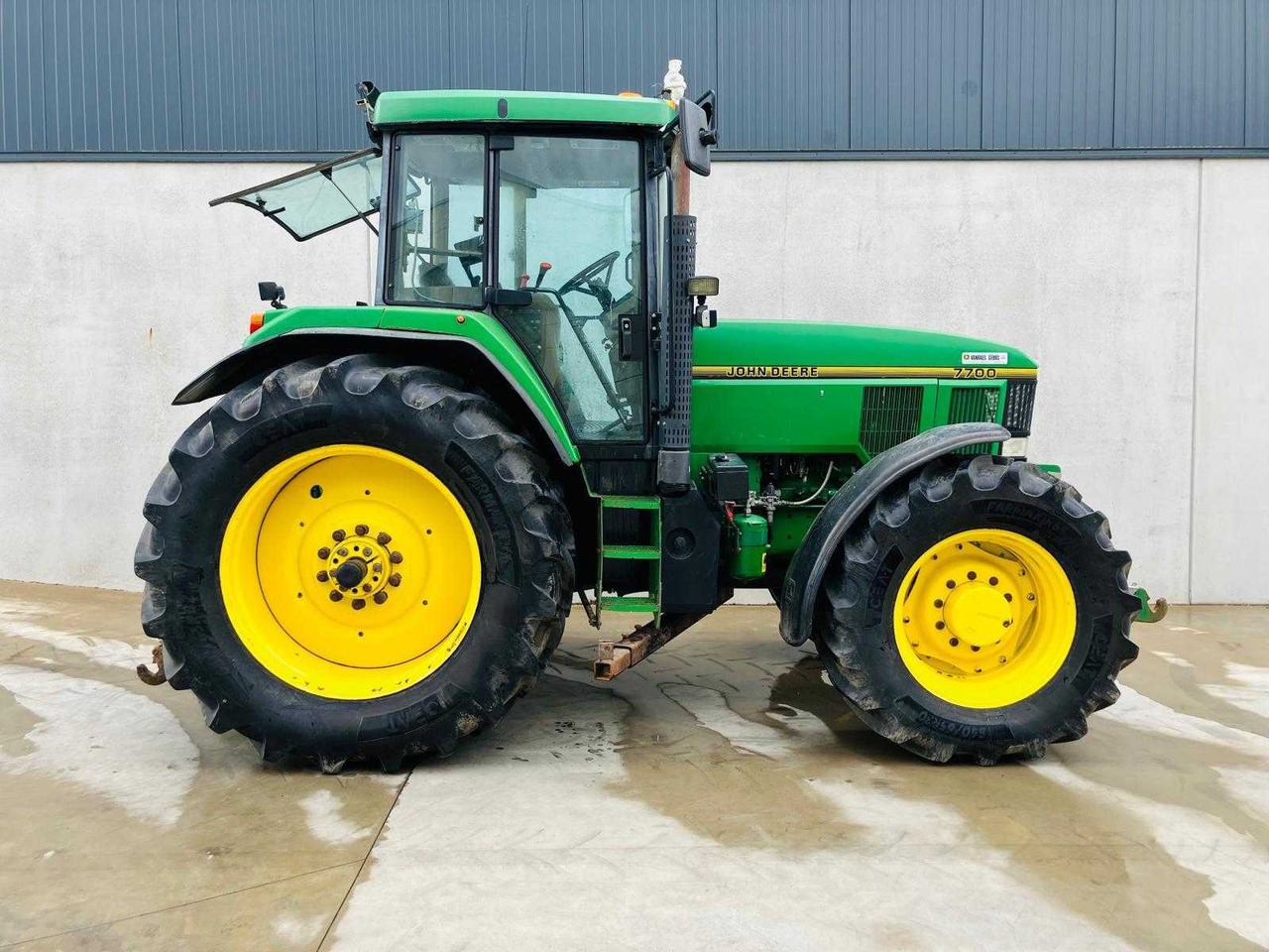 John Deere 7700 - Трактор: фото 2 John Deere 7700 - Трактор: фото 2