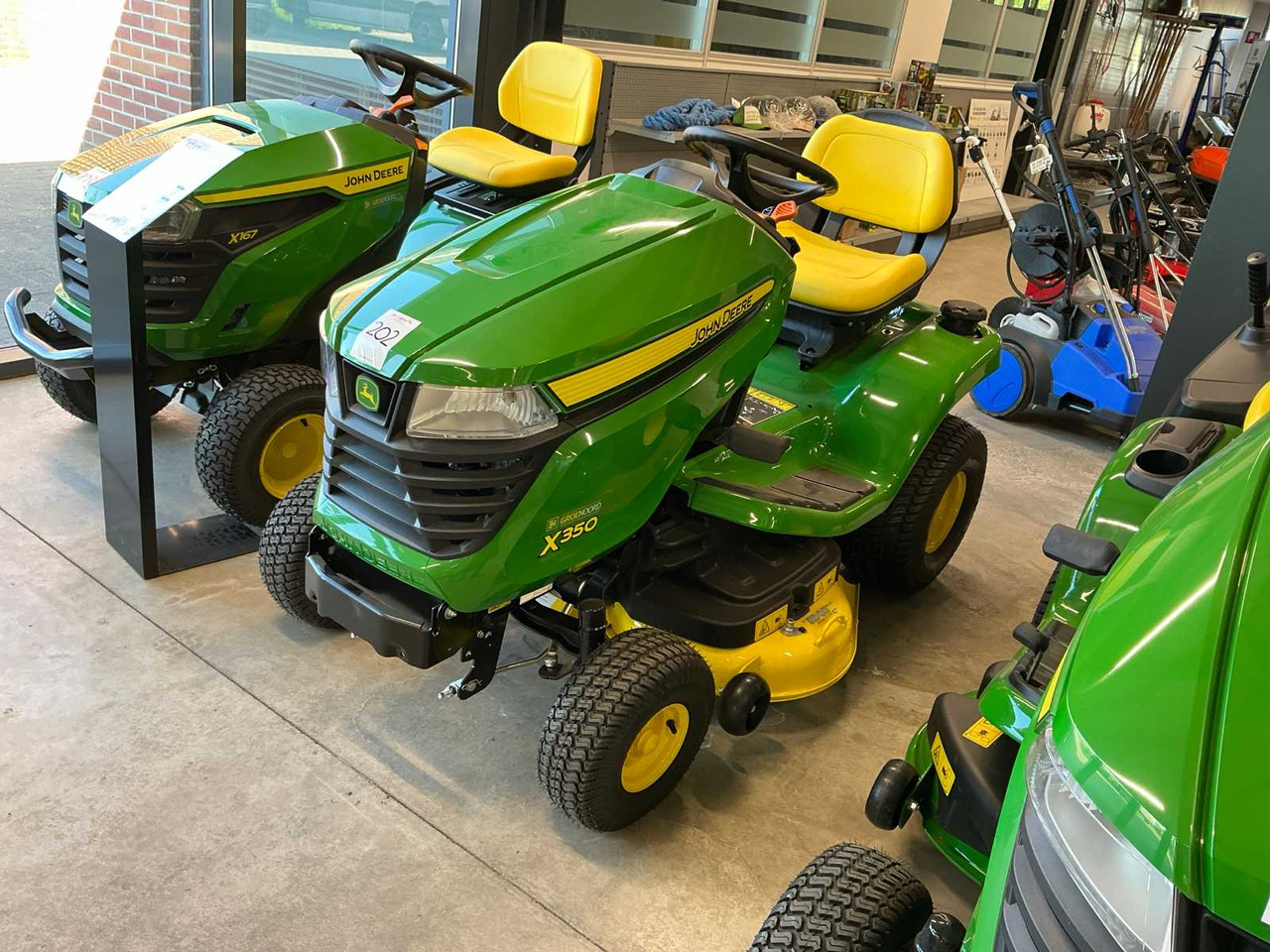 John Deere X350 - Газонокосарка: фото 1 John Deere X350 - Газонокосарка: фото 1