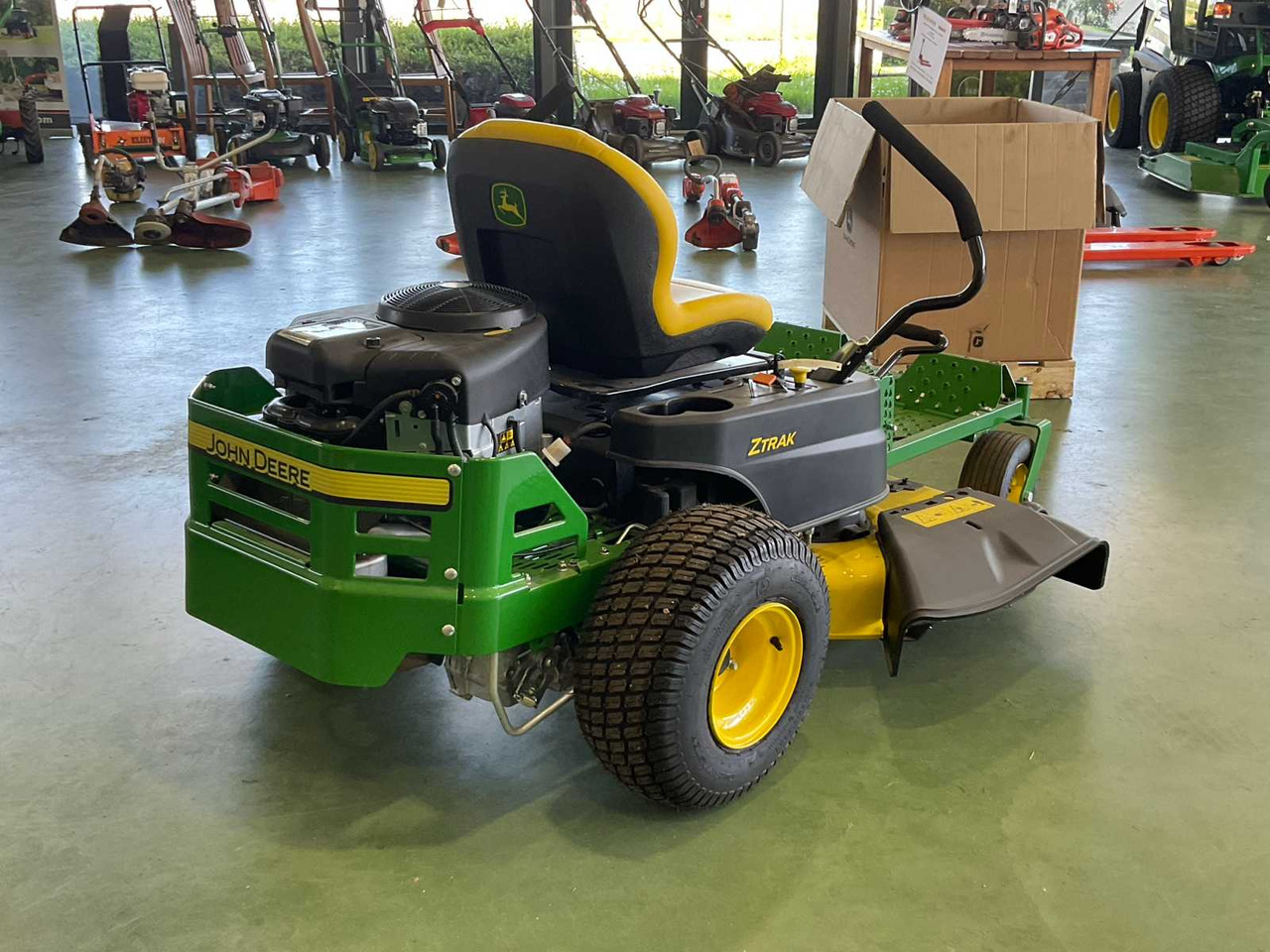 John Deere Z335E - Газонокосарка: фото 5 John Deere Z335E - Газонокосарка: фото 5