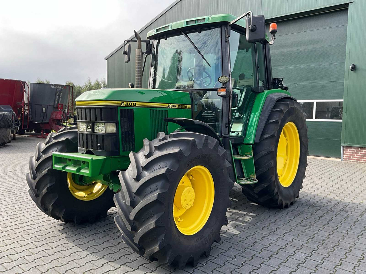 John deere 1995 JOHN DEERE 6100 ALL-WHEEL DRIVE FARM TRACTOR - Трактор: фото 2 John deere 1995 JOHN DEERE 6100 ALL-WHEEL DRIVE FARM TRACTOR - Трактор: фото 2