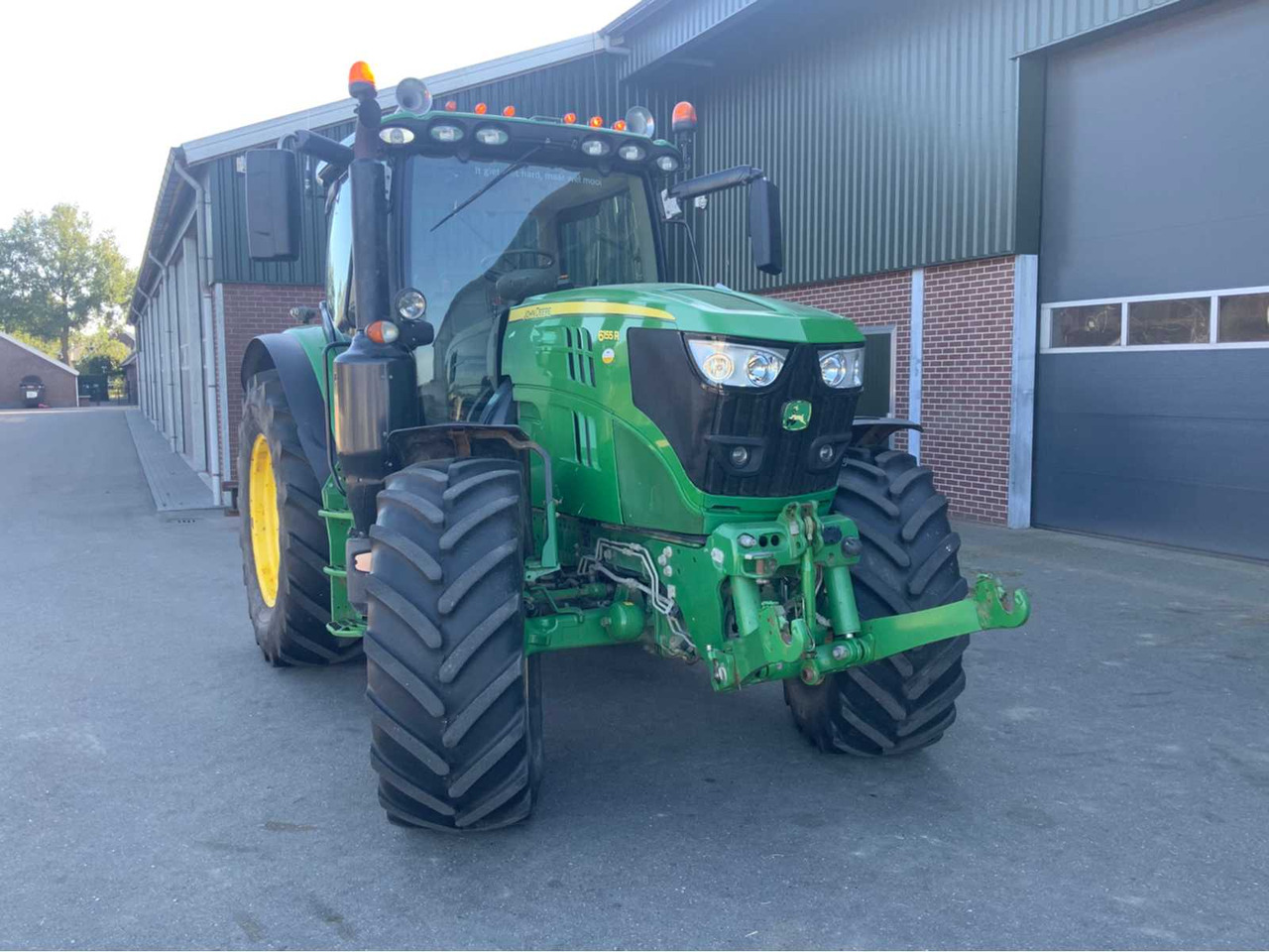 John deere 2016 JOHN DEERE 6155R FOUR WHEEL DRIVE FARM TRACTOR - Трактор: фото 1 John deere 2016 JOHN DEERE 6155R FOUR WHEEL DRIVE FARM TRACTOR - Трактор: фото 1