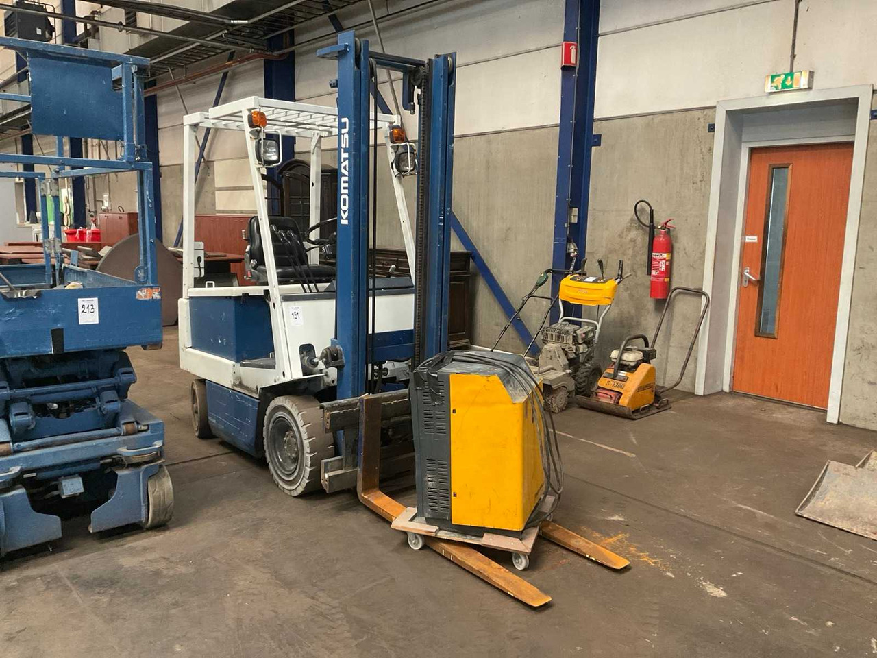 KOMATSU FORKLIFT - Навантажувач вилковий: фото 1 KOMATSU FORKLIFT - Навантажувач вилковий: фото 1