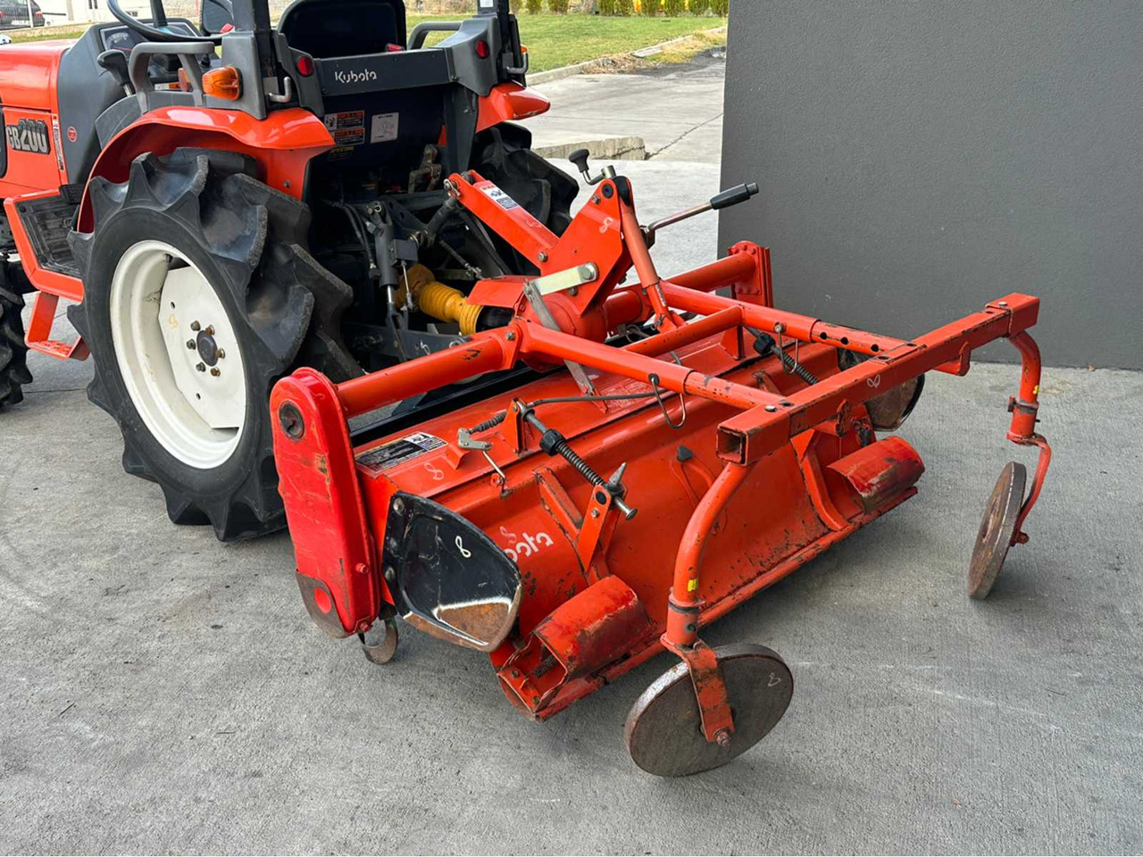 KUBOTA - GB200 - 4-WHEEL DRIVE TRACTOR - Трактор: фото 5 KUBOTA - GB200 - 4-WHEEL DRIVE TRACTOR - Трактор: фото 5