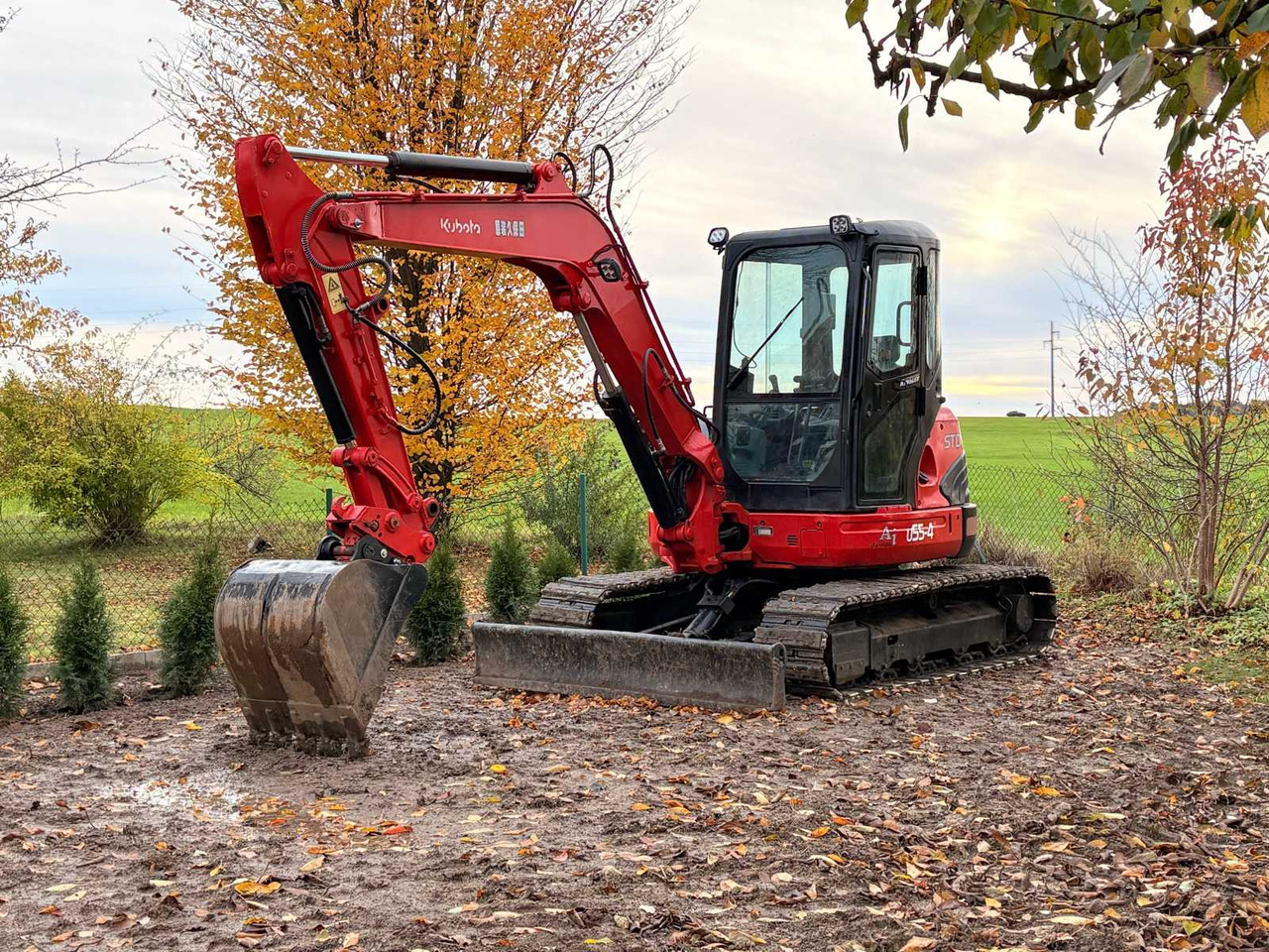 KUBOTA U55-4 - Гусеничний екскаватор: фото 1 KUBOTA U55-4 - Гусеничний екскаватор: фото 1