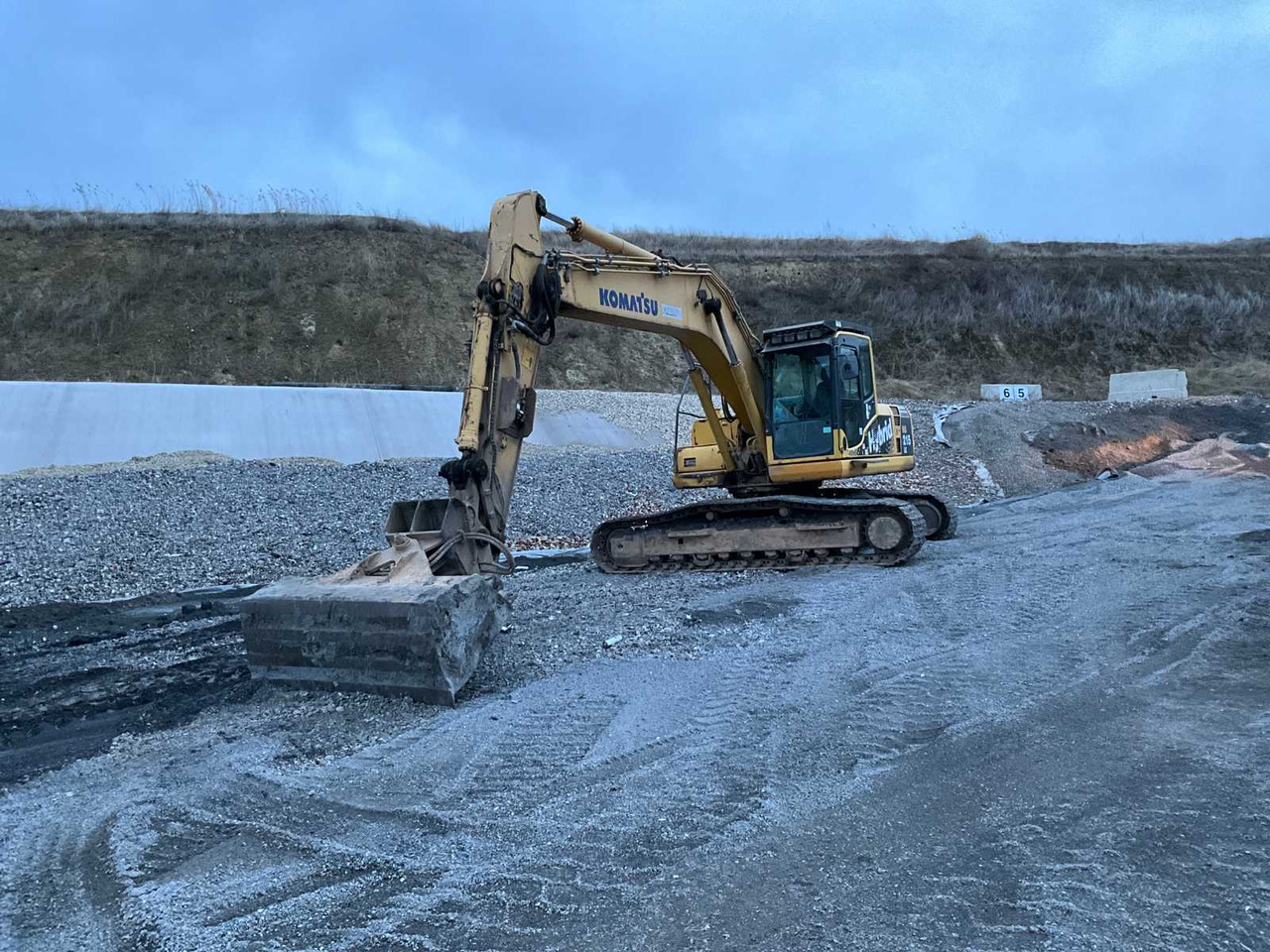 Komatsu HB215LC-1 - Гусеничний екскаватор: фото 2 Komatsu HB215LC-1 - Гусеничний екскаватор: фото 2