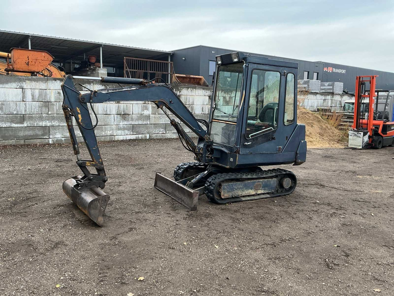 Komatsu PC 10-6 - Міні-екскаватор: фото 1 Komatsu PC 10-6 - Міні-екскаватор: фото 1