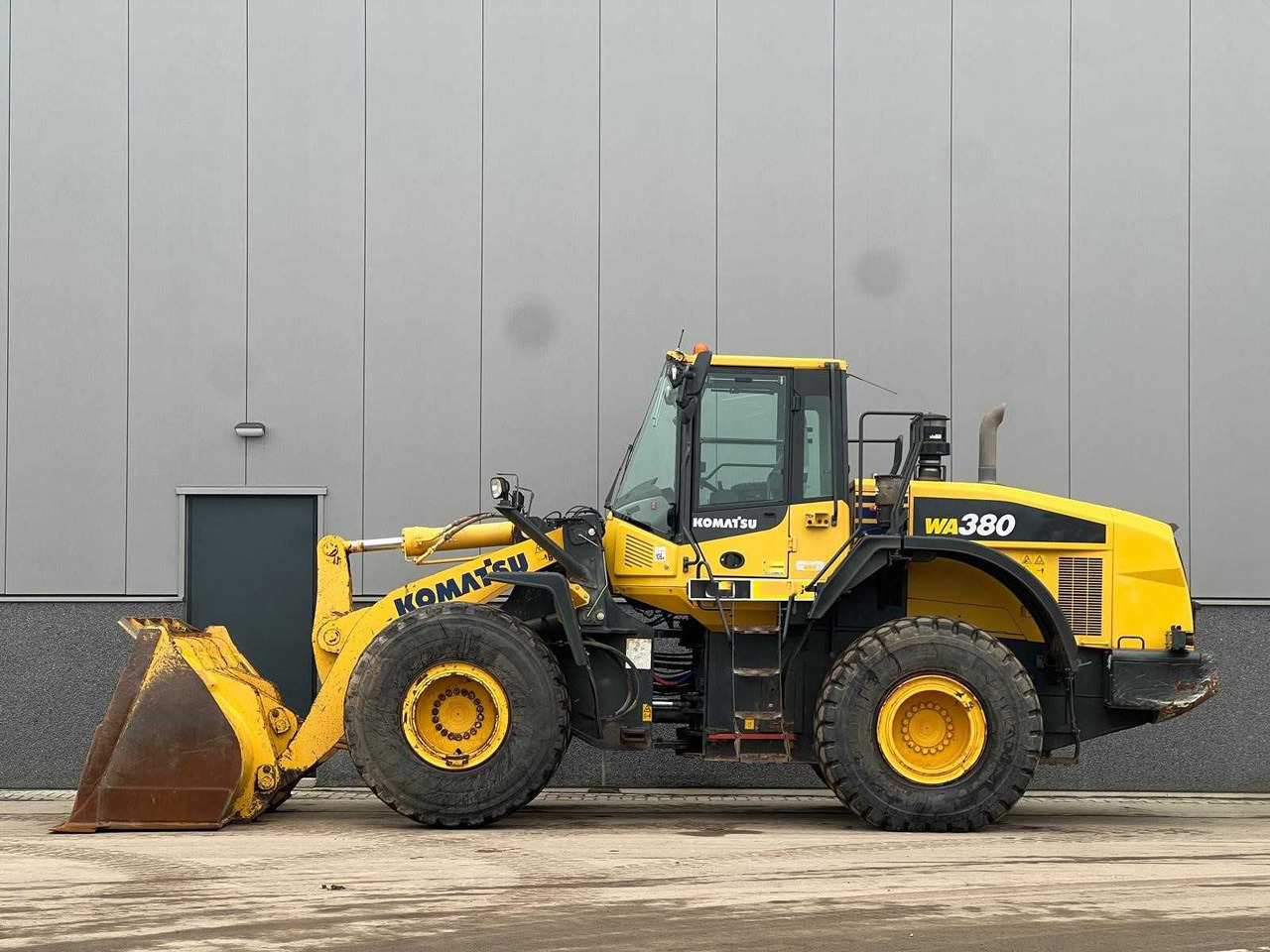 Komatsu WA380-7 - Колісний навантажувач: фото 5 Komatsu WA380-7 - Колісний навантажувач: фото 5
