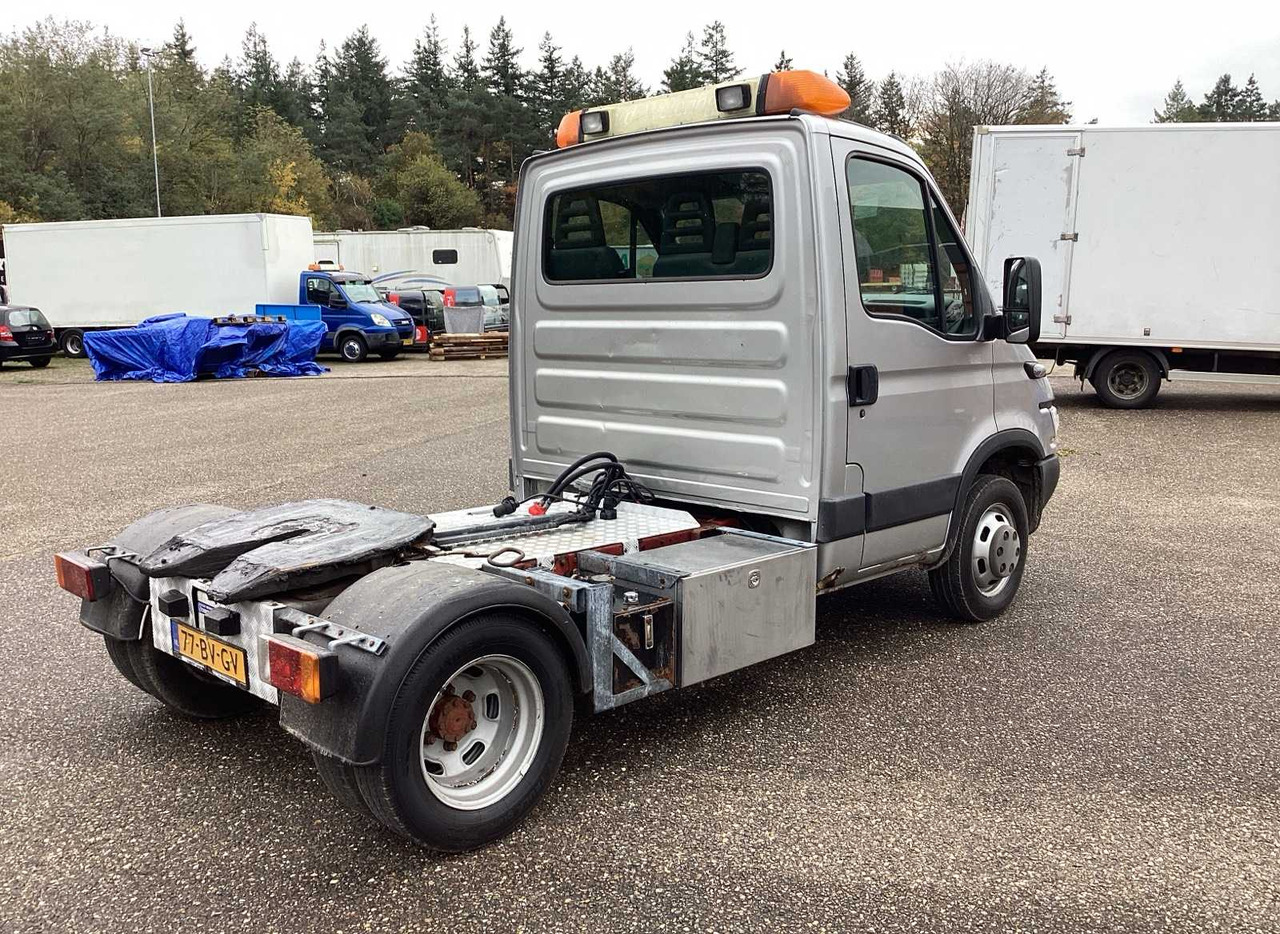 2005 IVECO 40C17 10 TON TRACTOR COMMERCIAL VEHICLE - Комерційний автомобіль: фото 5 2005 IVECO 40C17 10 TON TRACTOR COMMERCIAL VEHICLE - Комерційний автомобіль: фото 5