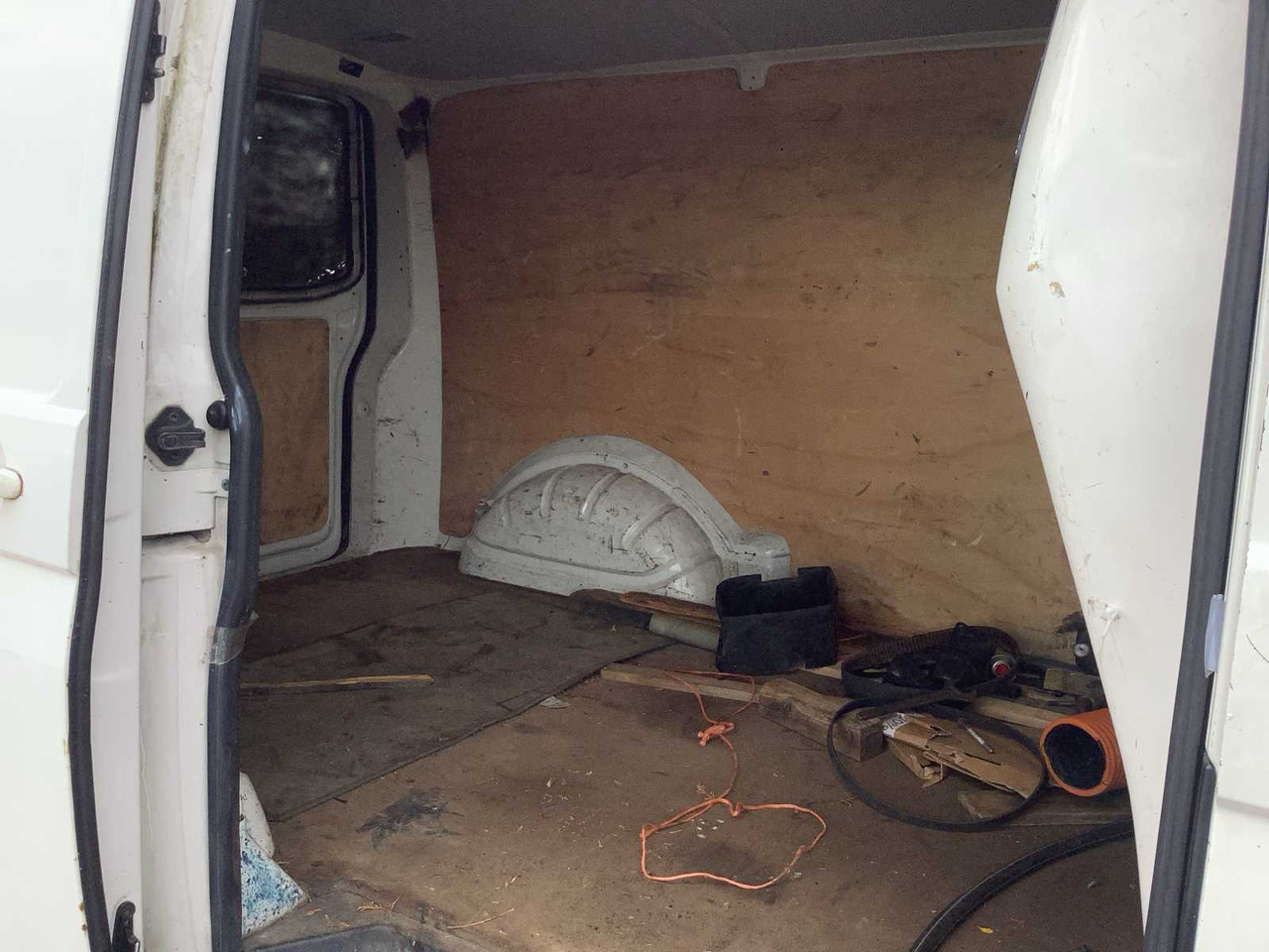 2007 - VOLKSWAGEN - TRANSPORTER - 1.9 TDI 300 T800 - COMMERCIAL VEHICLE - Комерційний автомобіль: фото 5 2007 - VOLKSWAGEN - TRANSPORTER - 1.9 TDI 300 T800 - COMMERCIAL VEHICLE - Комерційний автомобіль: фото 5