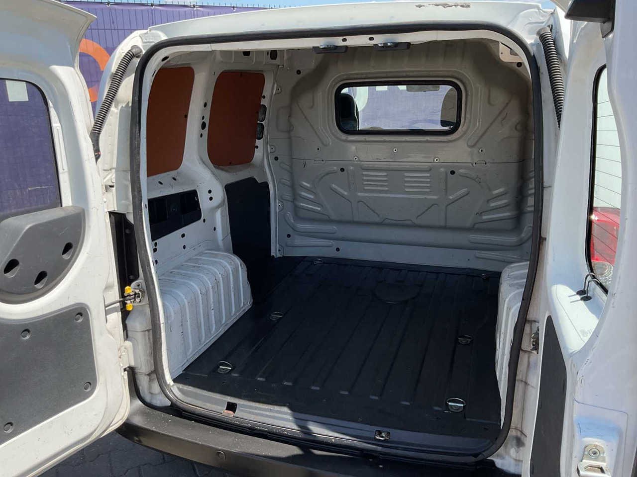 2009 - FIAT - FIORINO - 1.3 MJ SX - COMMERCIAL VEHICLE - Комерційний автомобіль: фото 5 2009 - FIAT - FIORINO - 1.3 MJ SX - COMMERCIAL VEHICLE - Комерційний автомобіль: фото 5