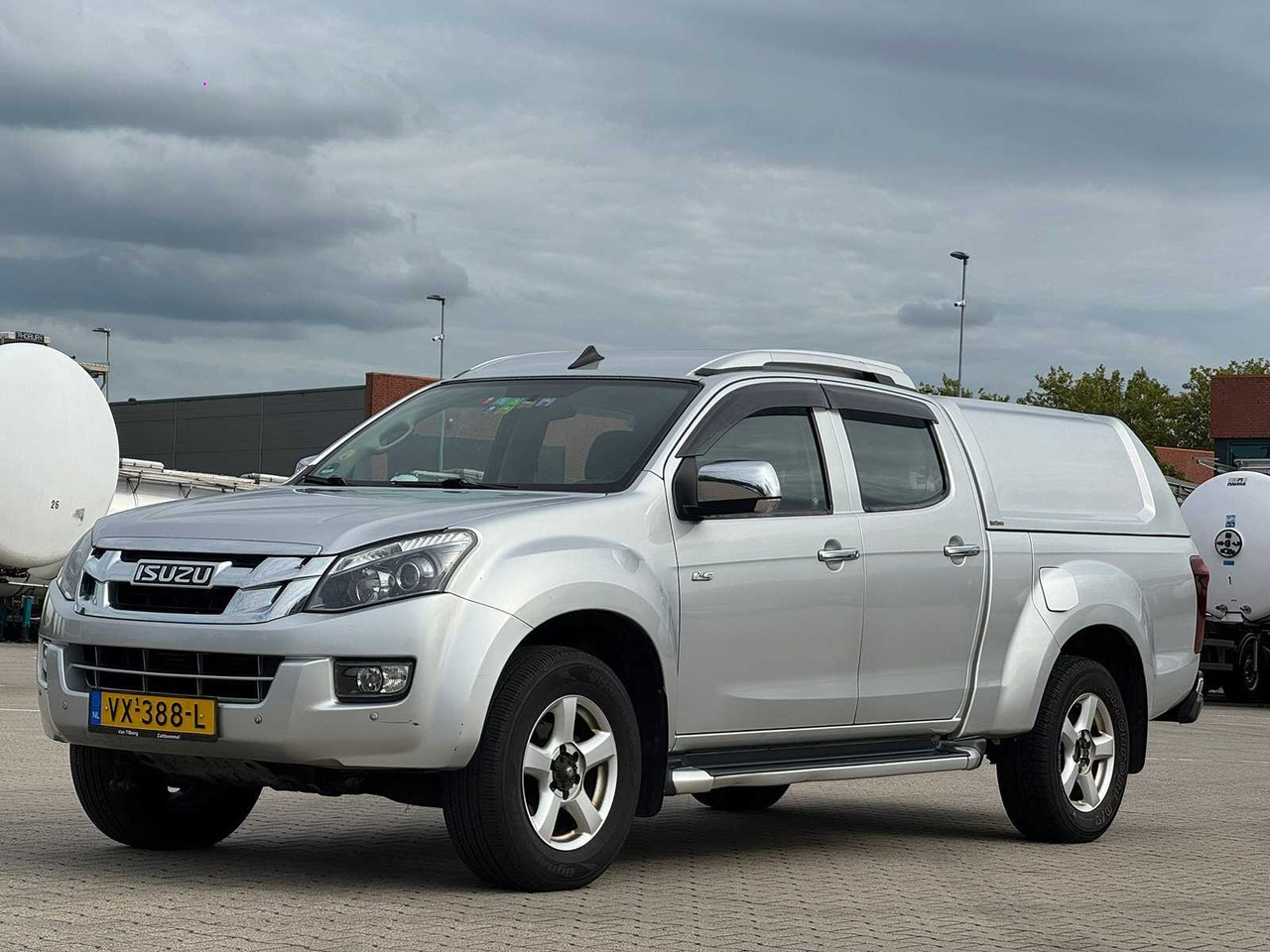 ISUZU D-MAX 2.5 DOUBLE CAB LSX 5-PERSON - 2016 | VX-388-L - Комерційний автомобіль: фото 1 ISUZU D-MAX 2.5 DOUBLE CAB LSX 5-PERSON - 2016 | VX-388-L - Комерційний автомобіль: фото 1