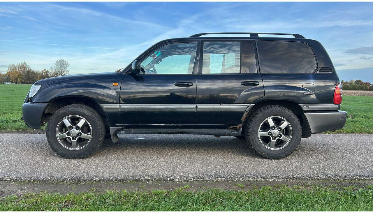 TOYOTA LANDCRUISER 100 COMMERCIAL VEHICLE 4X4 - Комерційний автомобіль: фото 2 TOYOTA LANDCRUISER 100 COMMERCIAL VEHICLE 4X4 - Комерційний автомобіль: фото 2