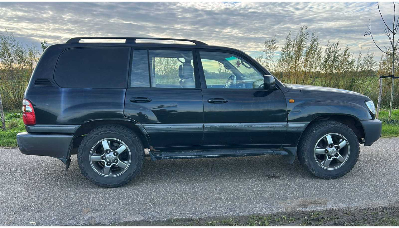 TOYOTA LANDCRUISER 100 COMMERCIAL VEHICLE 4X4 - Комерційний автомобіль: фото 5 TOYOTA LANDCRUISER 100 COMMERCIAL VEHICLE 4X4 - Комерційний автомобіль: фото 5