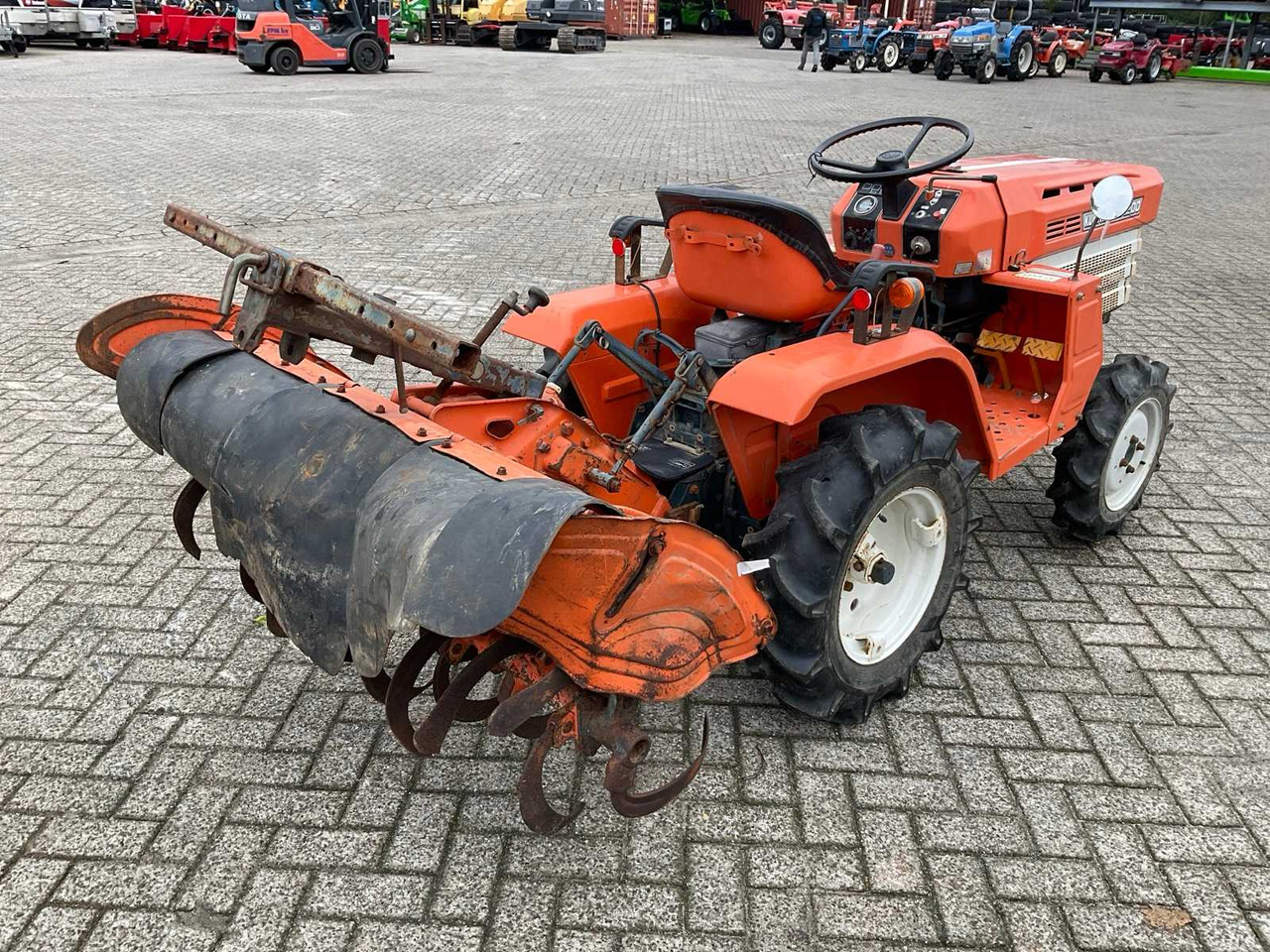 Kubota B1200 - Мінітрактор: фото 3 Kubota B1200 - Мінітрактор: фото 3