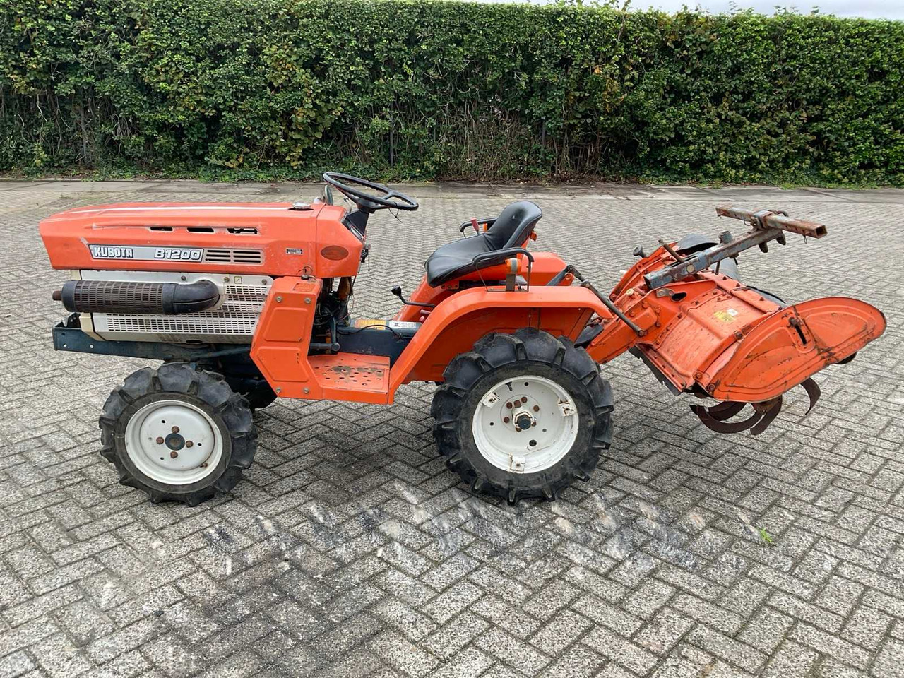 Kubota B1200 - Мінітрактор: фото 5 Kubota B1200 - Мінітрактор: фото 5