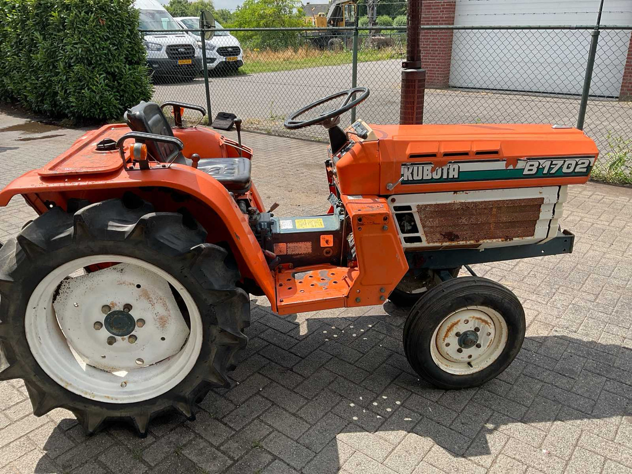 Kubota B1702 - Мінітрактор: фото 5 Kubota B1702 - Мінітрактор: фото 5