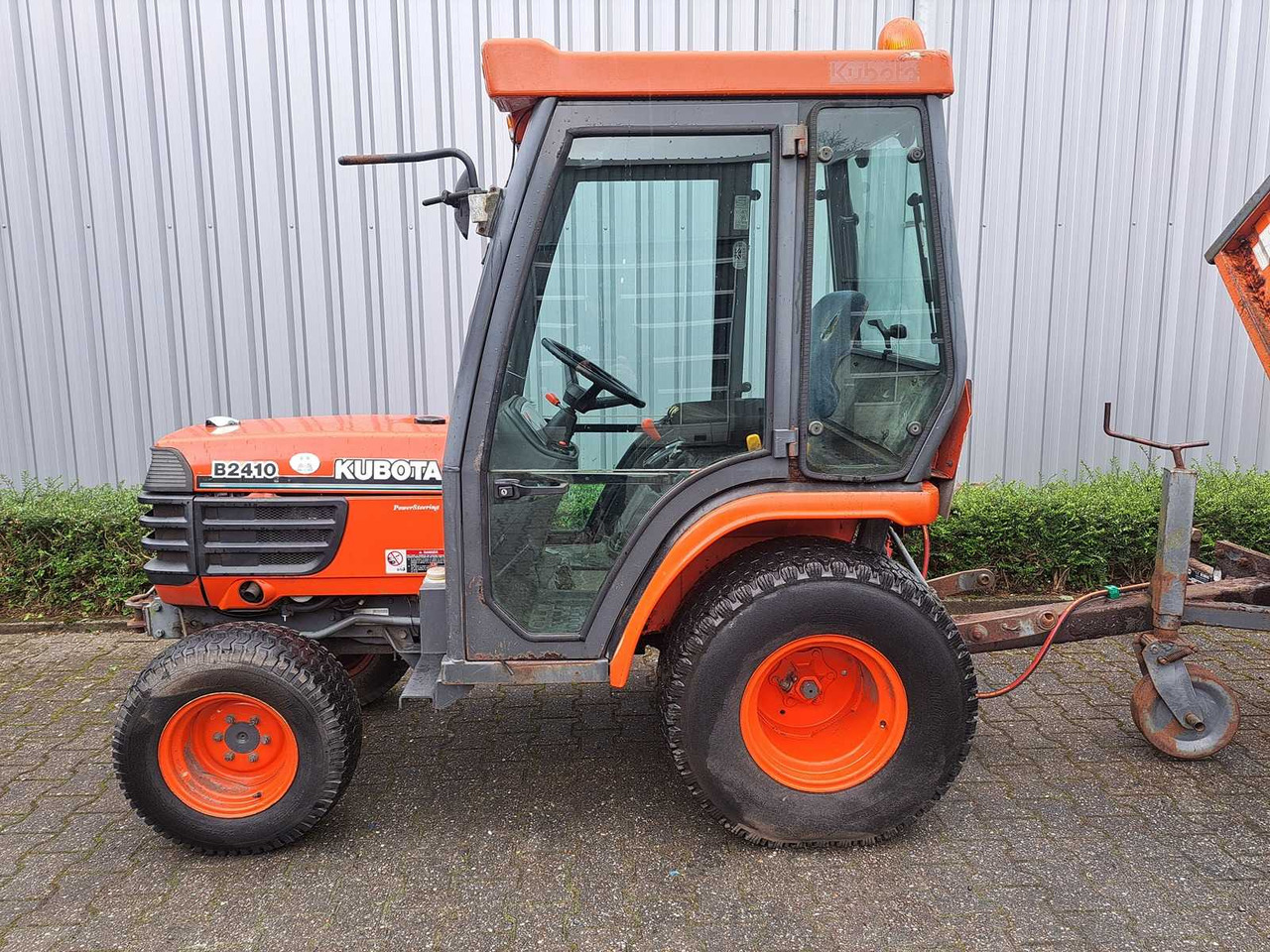 Kubota B2410 - Мінітрактор: фото 4 Kubota B2410 - Мінітрактор: фото 4